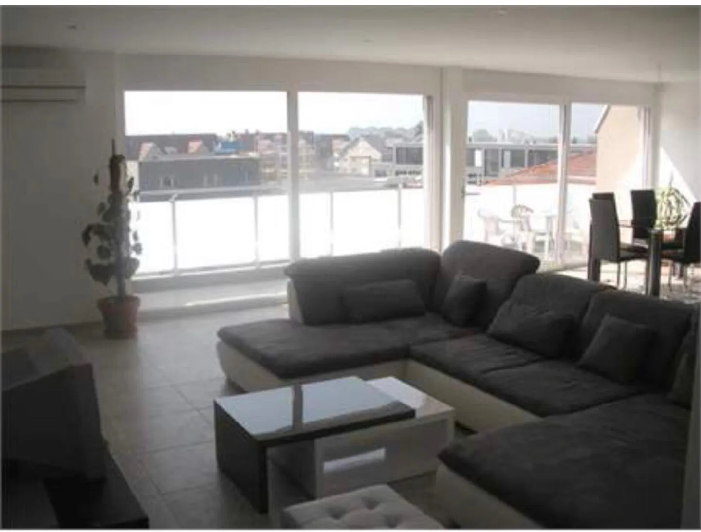 «Möbl. WG-Zimmer» - Foto 2 von 5