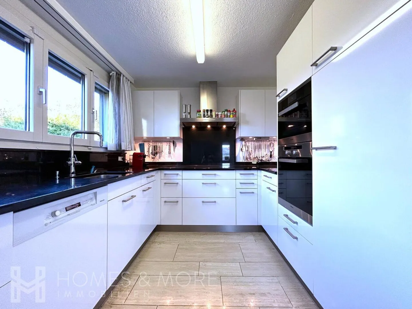 IHR NEUES ZUHAUSE AN SONNIGER UND FAMILIENFREUNDLICHER LAGE - Foto 5 von 10