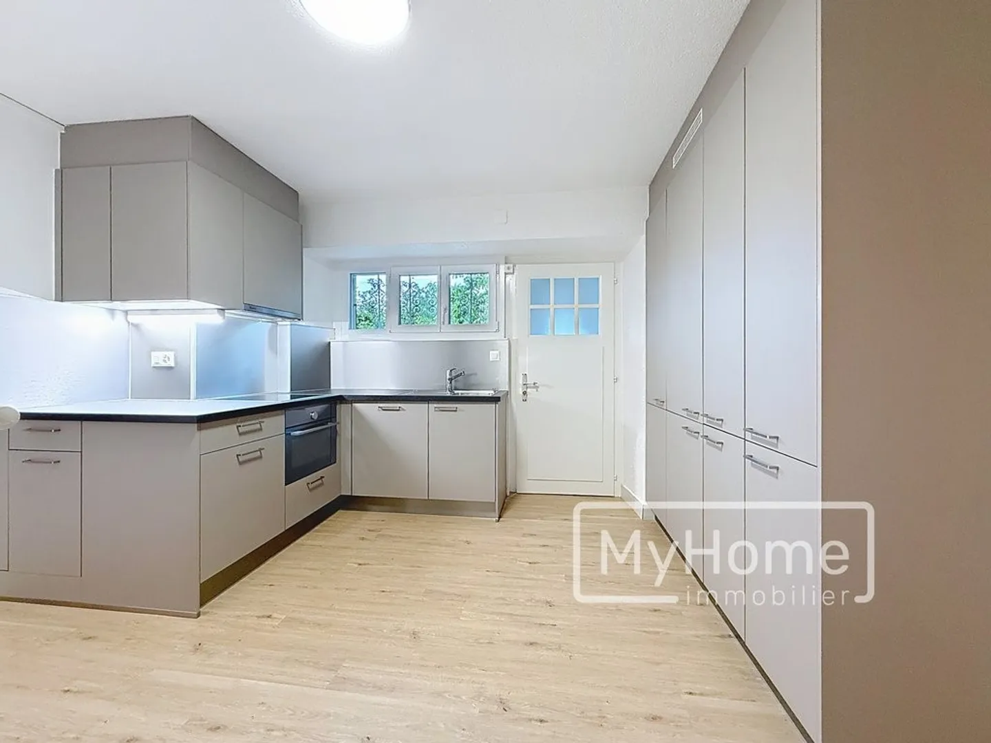 4,5-Zimmer-Wohnung im Erdgeschoss zu vermieten - Foto 1 von 7