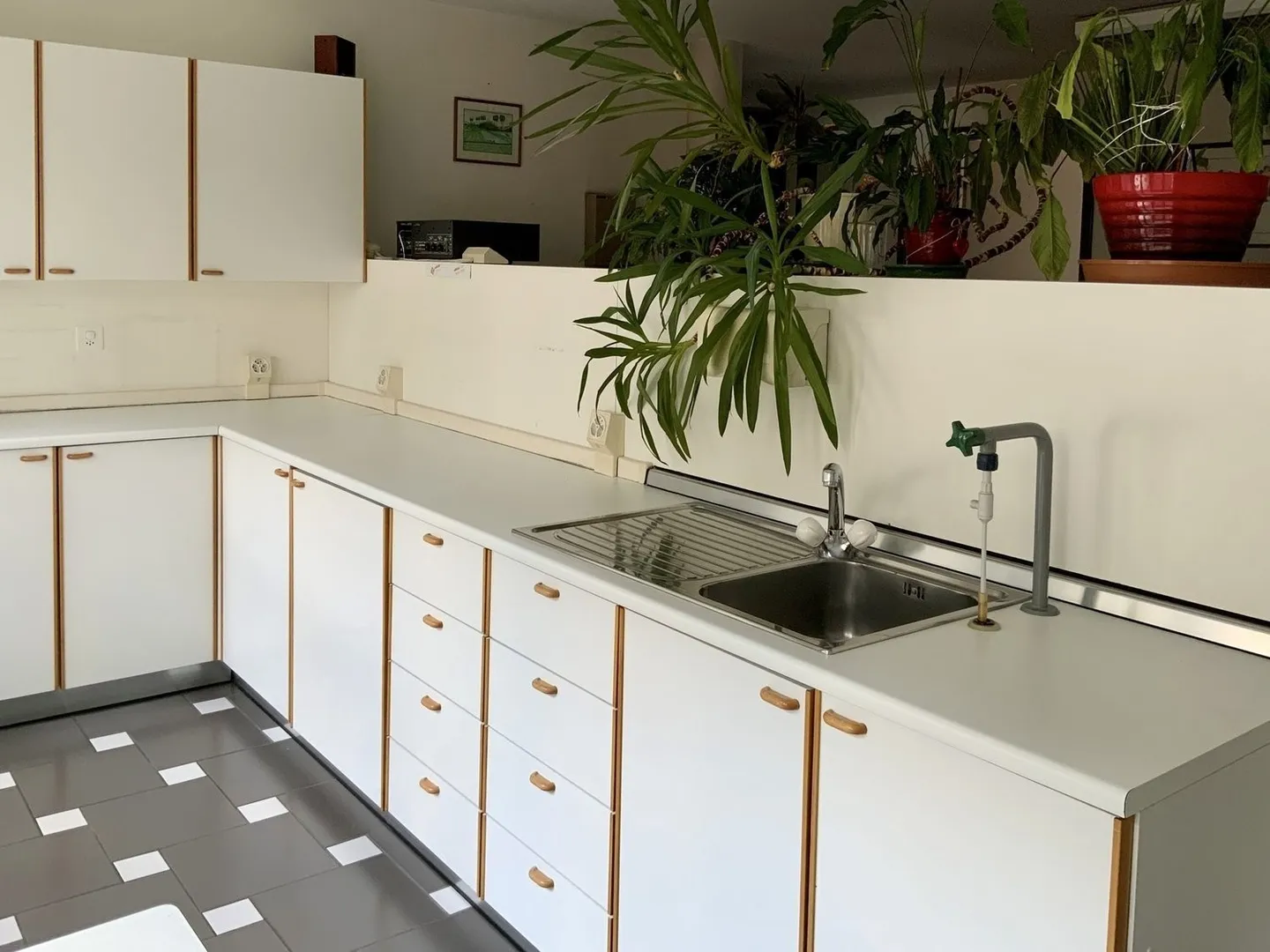 FAIDO - MEDICAL PRACTICE FOR RENT - Photo 3 of 9