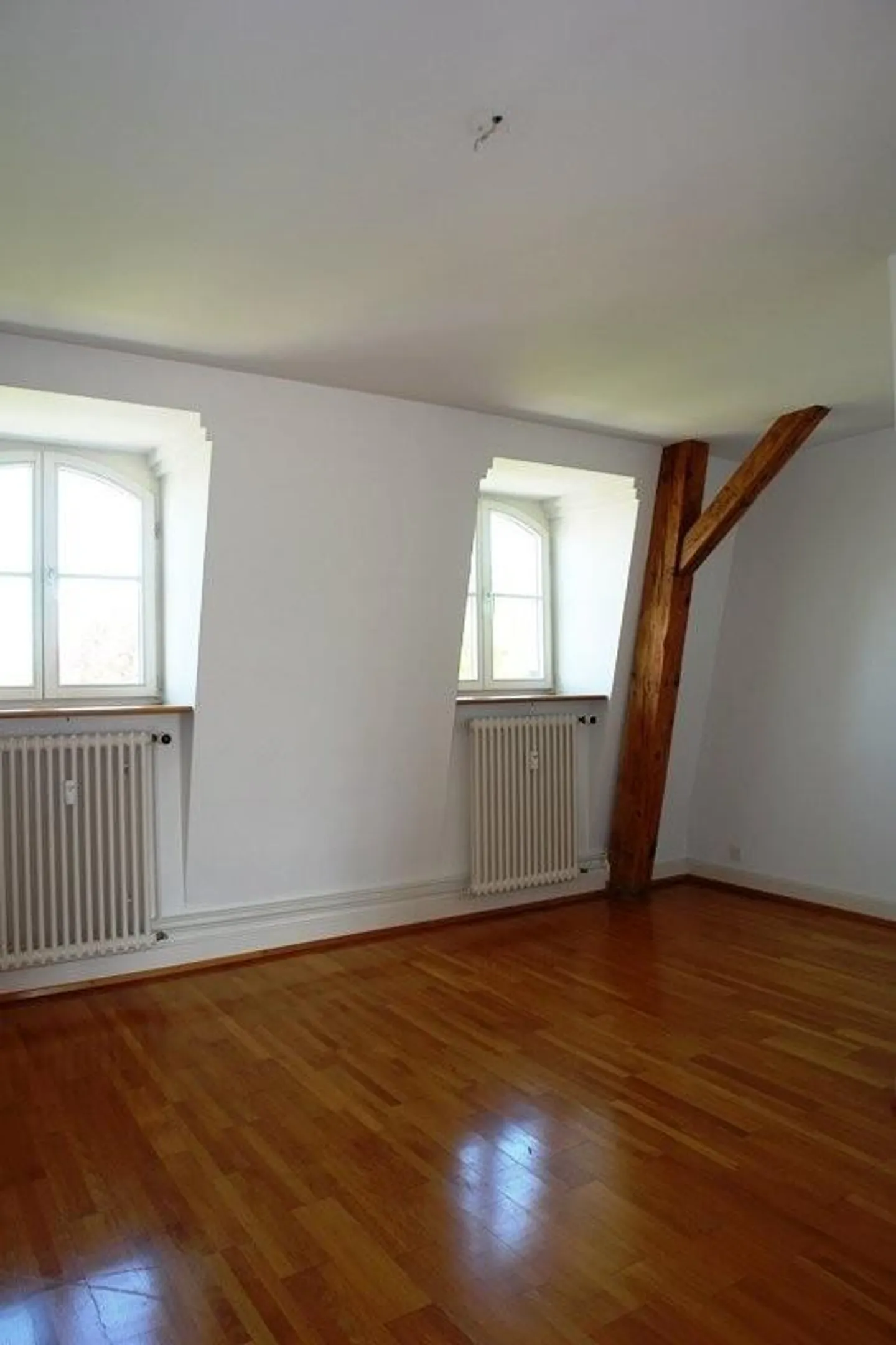 Maisonette-Dachwohnung dans un immeuble historique - Photo 6 sur 9