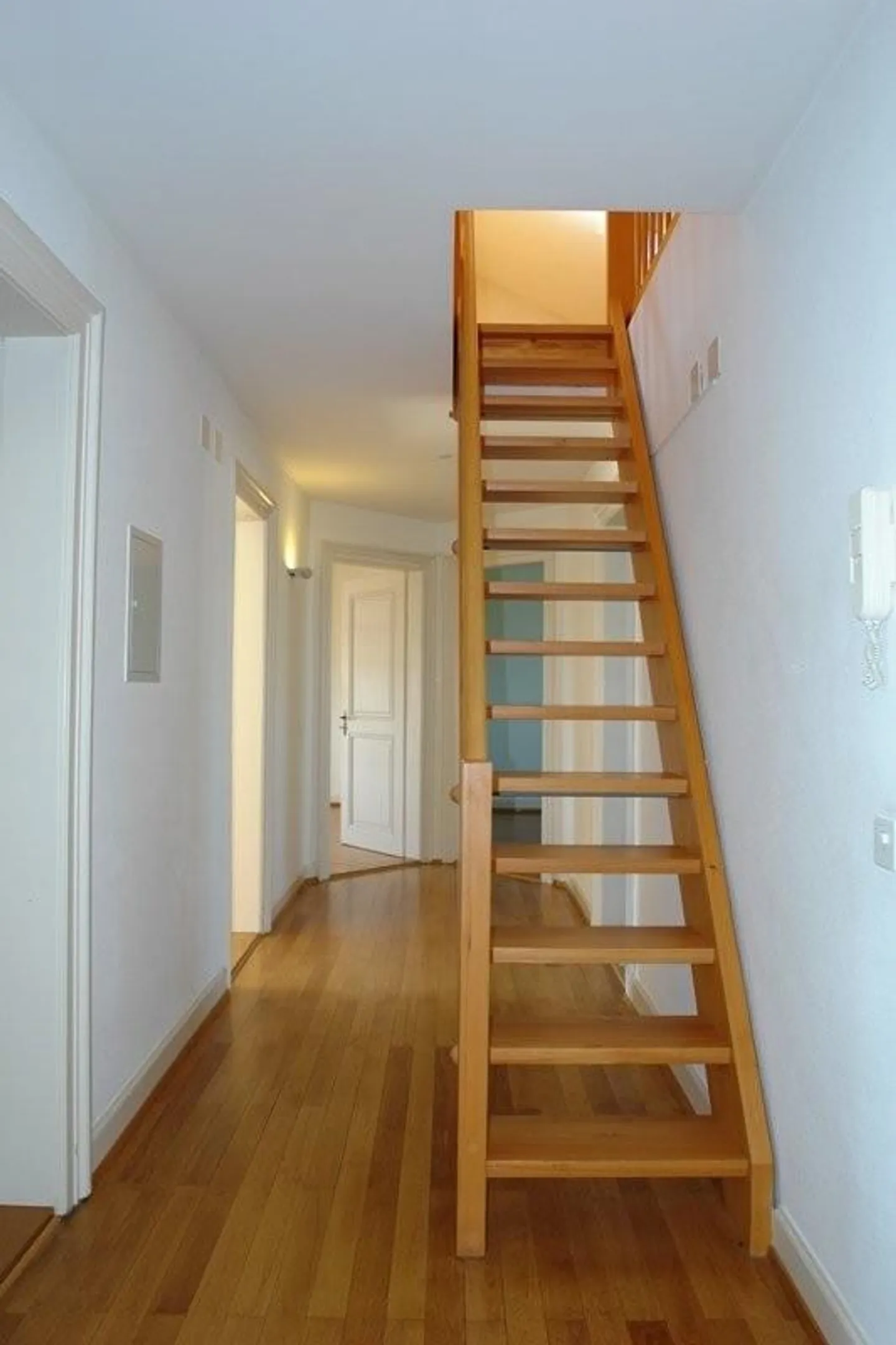 Maisonette-Dachwohnung dans un immeuble historique - Photo 7 sur 9