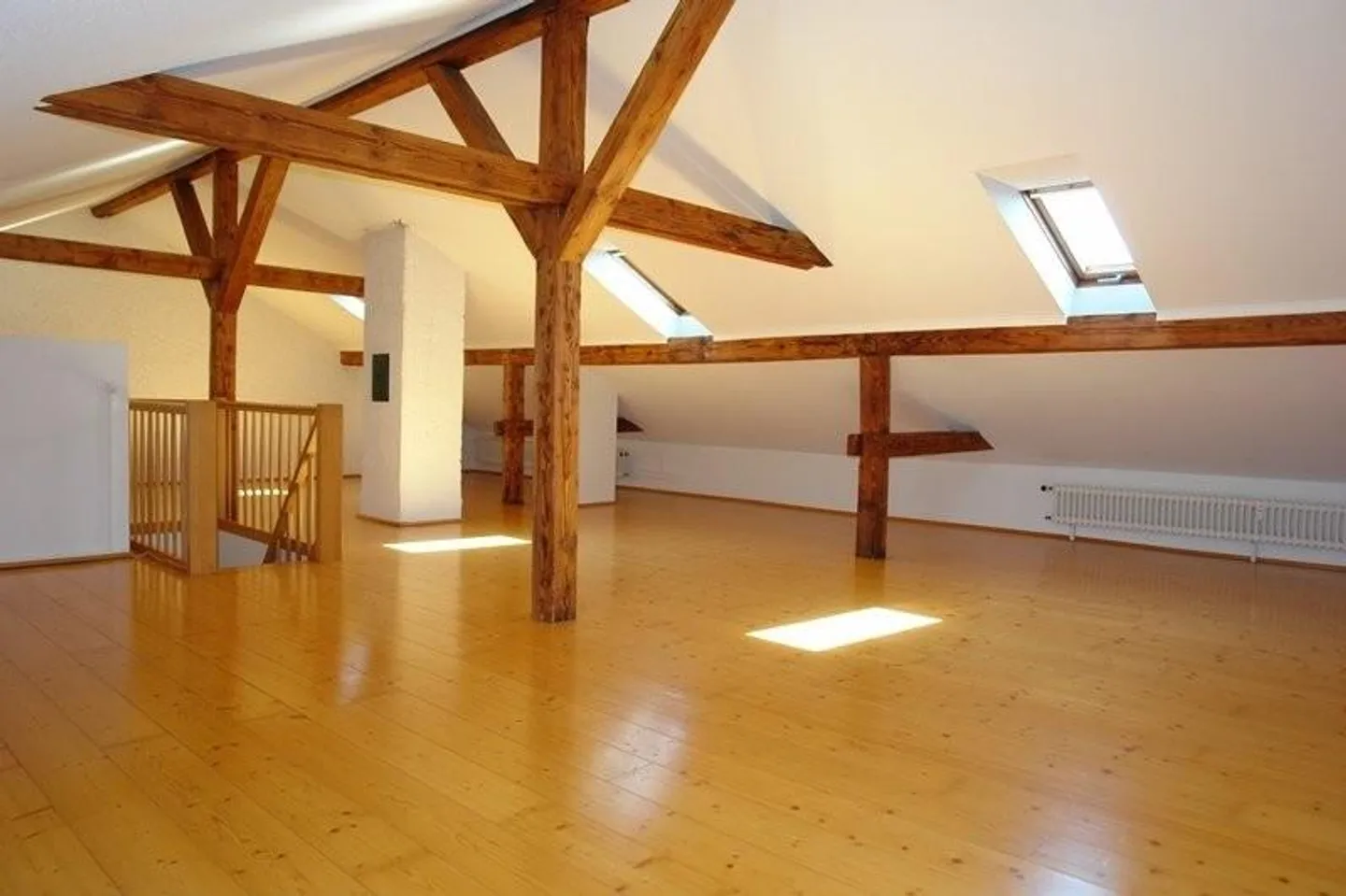 Maisonette-Dachwohnung dans un immeuble historique - Photo 8 sur 9