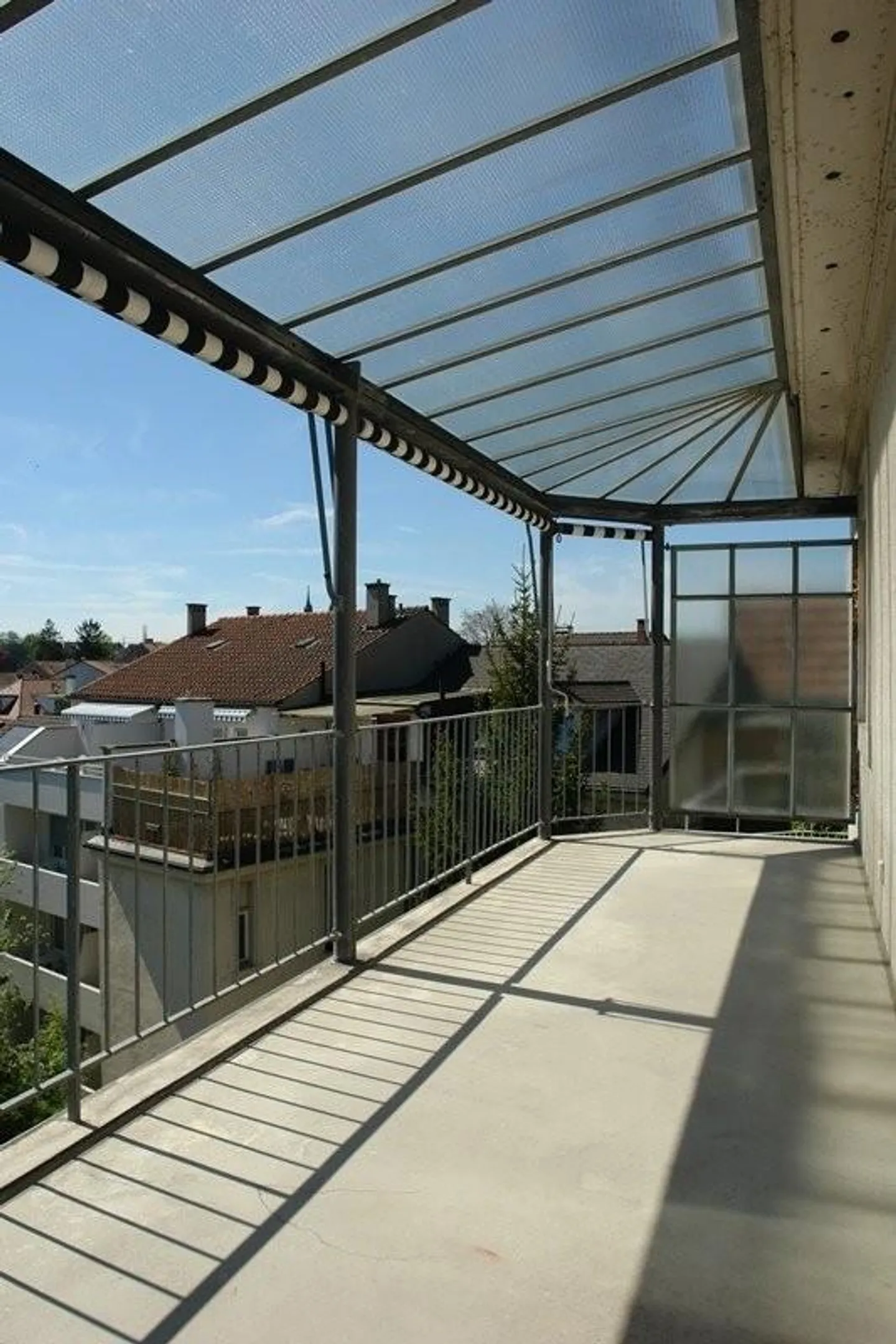 Maisonette-Dachwohnung dans un immeuble historique - Photo 9 sur 9