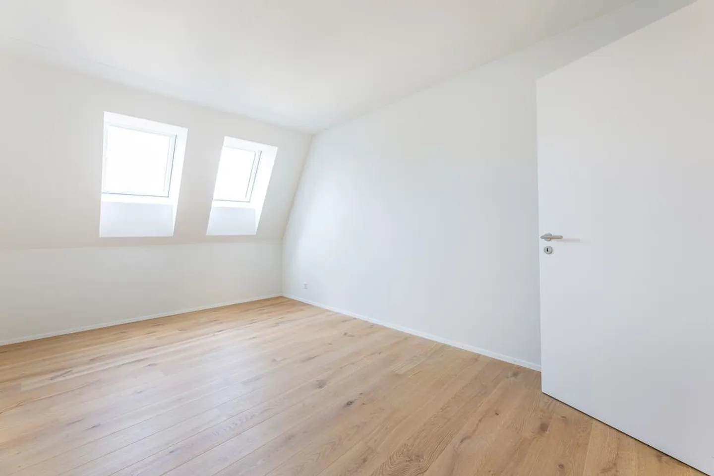 Vivere sopra i tetti di Zurigo - direttamente ad Albisriederplatz - Foto 6 di 12