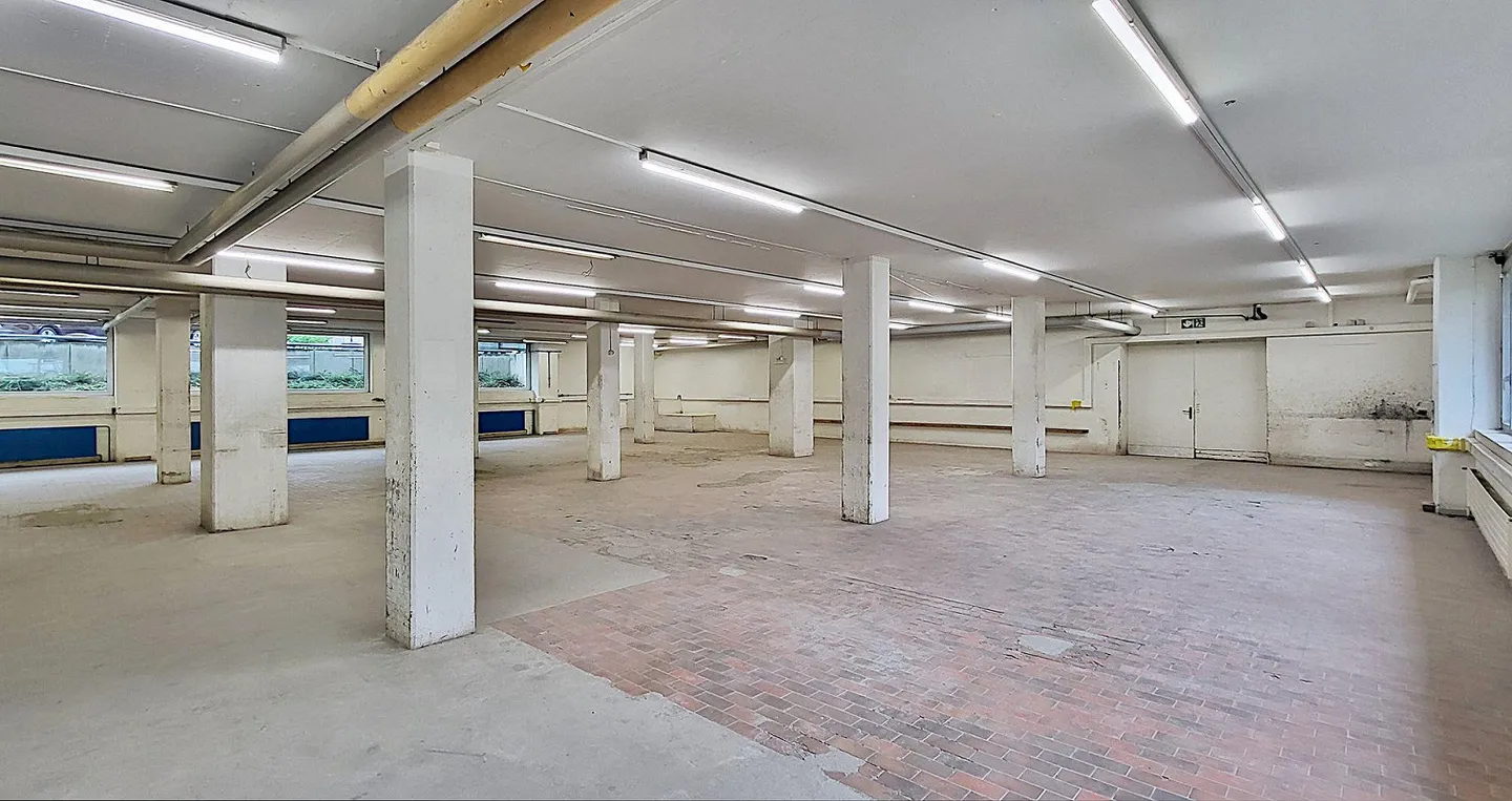717 m² d'espace commercial avec livraison ! - Photo 2 sur 7