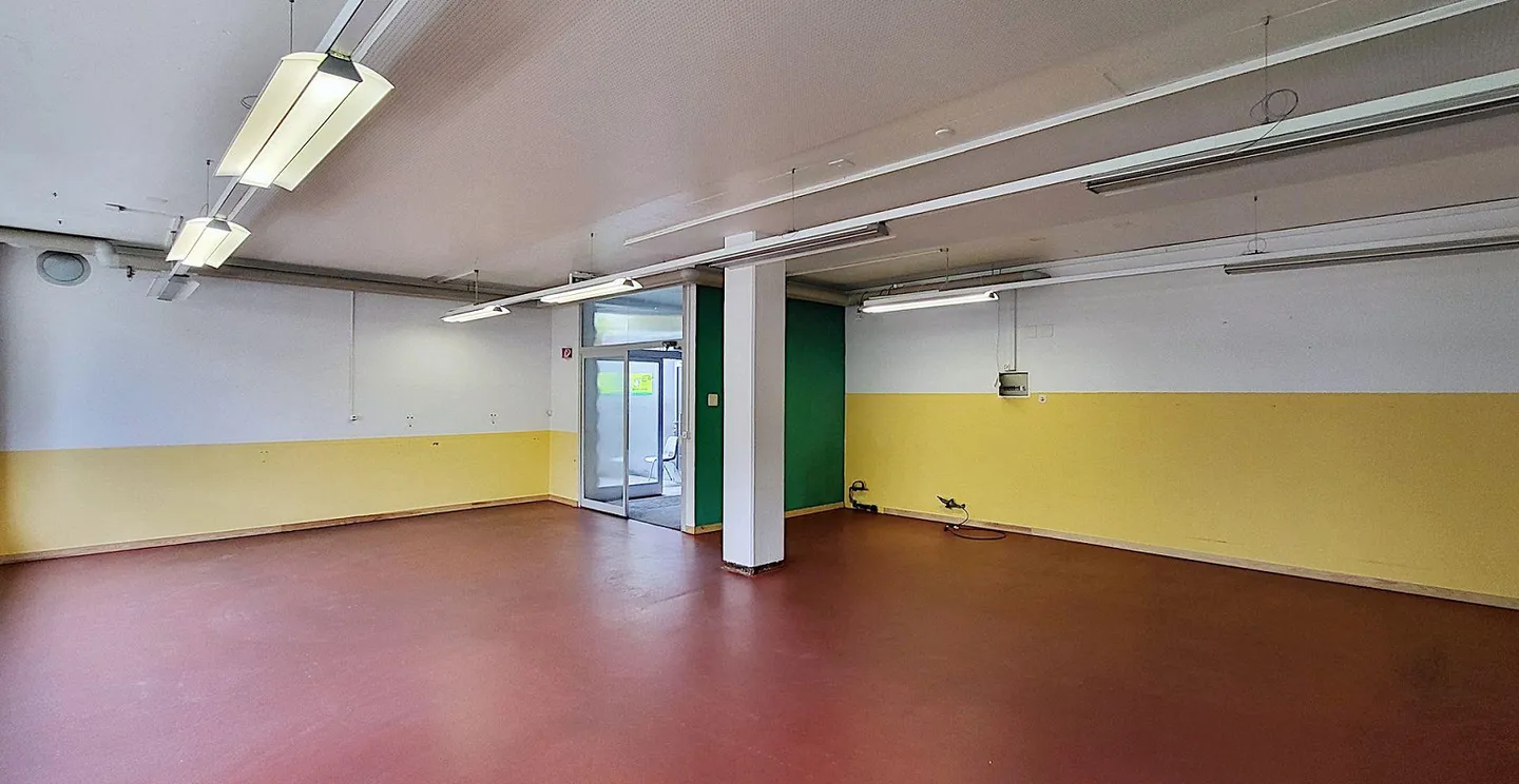 717 m² d'espace commercial avec livraison ! - Photo 5 sur 7