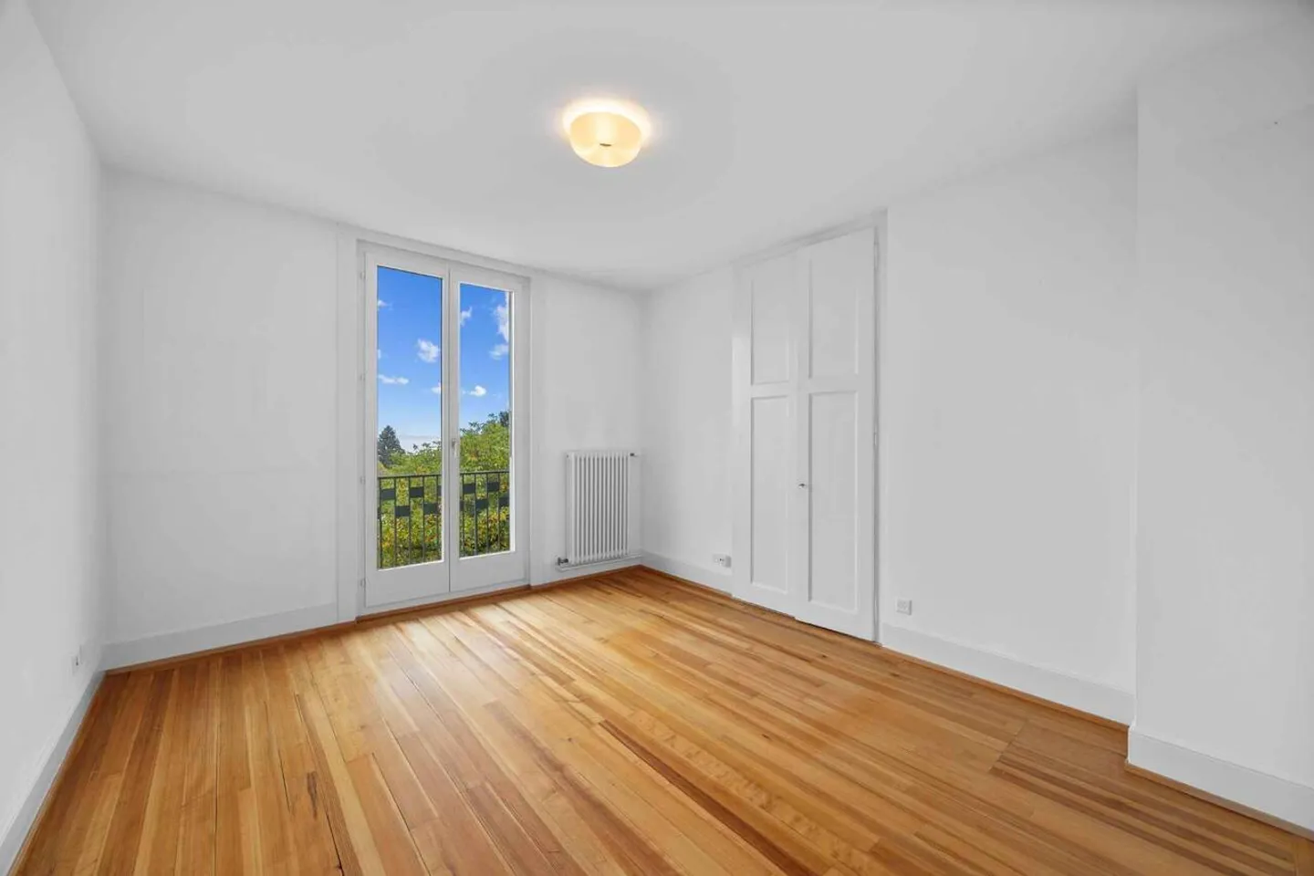 Characterful 9-room house, quiet, greenery and strategic location - Photo 12 of 13