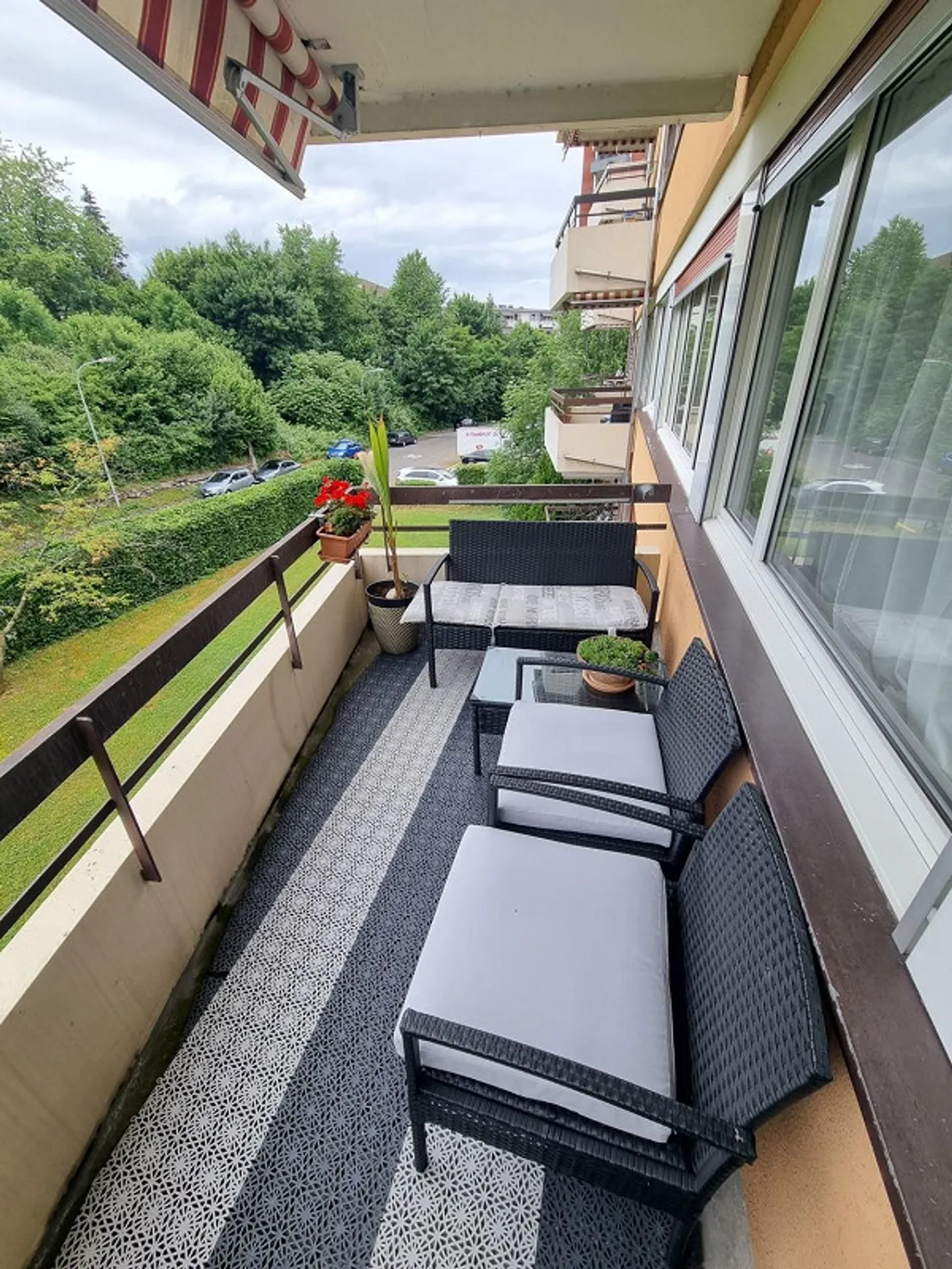 Geräumige Wohnung mit 2 Balkonen - Foto 1 von 13