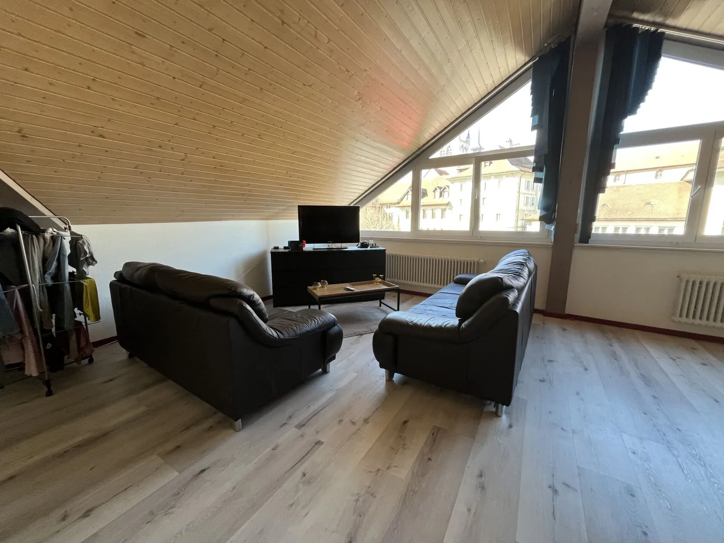 MAGNIFIQUE ATTIQUE, AVEC VUE SUR L'ABBATIALE - Photo 4 sur 11