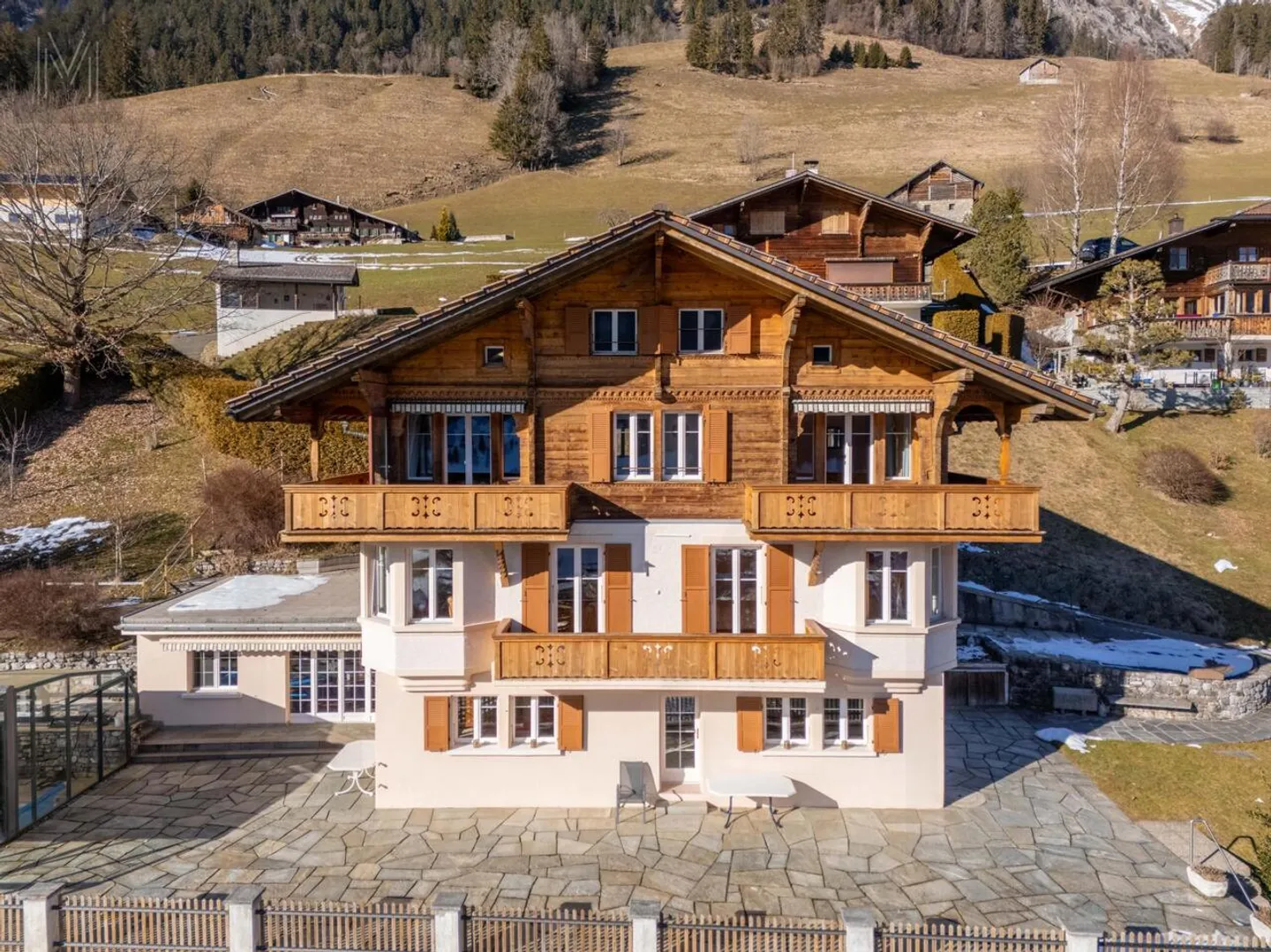 Splendido chalet con piscina? Un ambiente unico per una vita eccezionale! - Foto 1 di 13