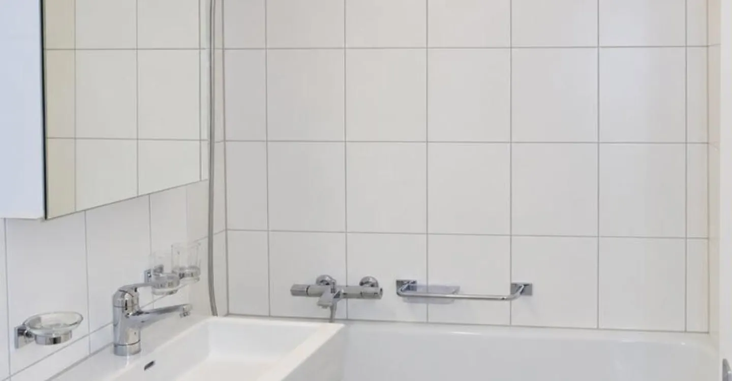 City living at its best, your new apartment is waiting for you - Photo 3 of 4