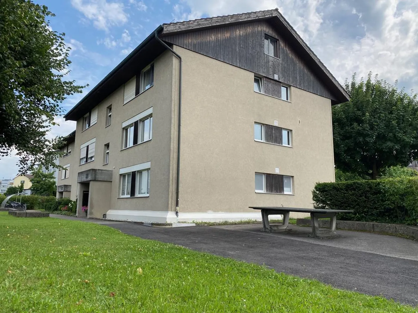 Appartement spacieux de 3,5 pièces dans un quartier résidentiel - Photo 6 sur 9