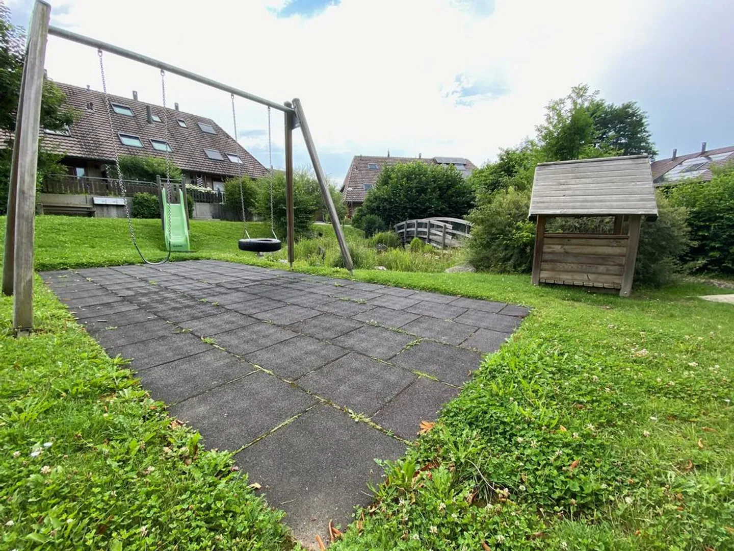 Appartement spacieux de 3,5 pièces dans un quartier résidentiel - Photo 7 sur 9