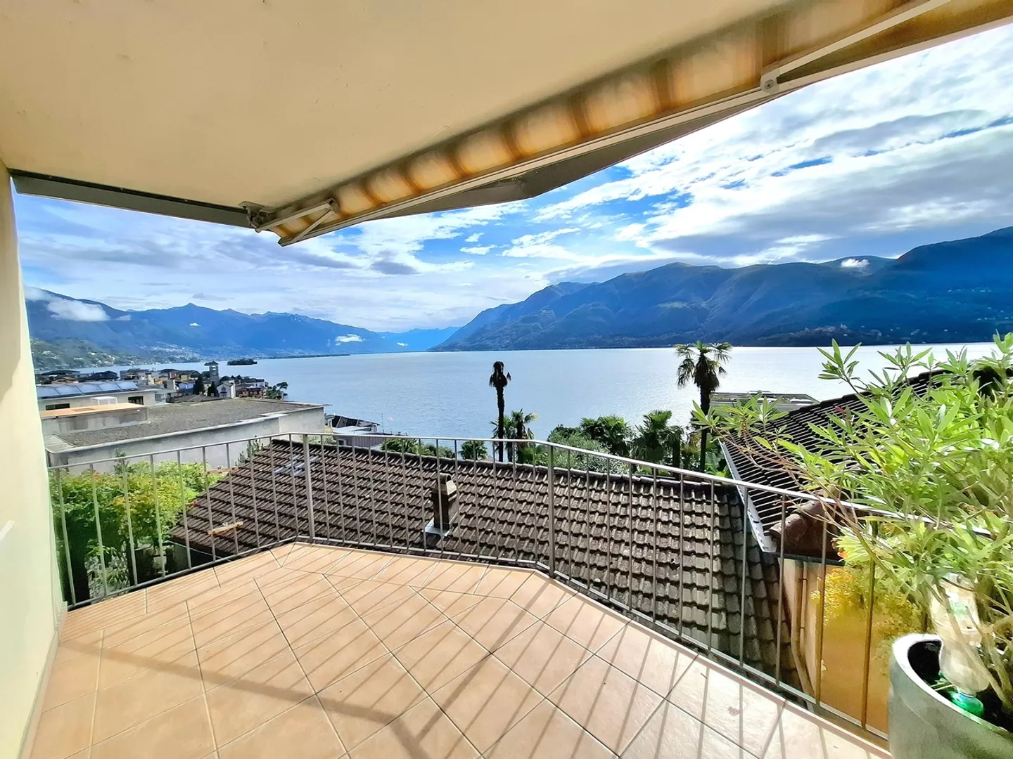 3.5-room apartment with lake view in Brissago - Primary residence - Erstwohnung - Photo 1 of 9