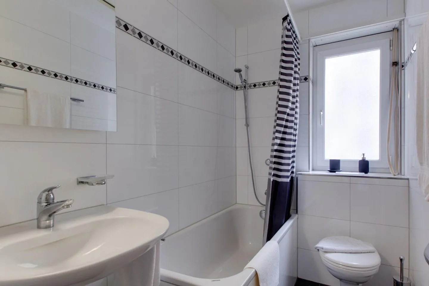 Appartement meublé à Seefeld dans un emplacement calme avec cuisine séparée - Photo 7 sur 11