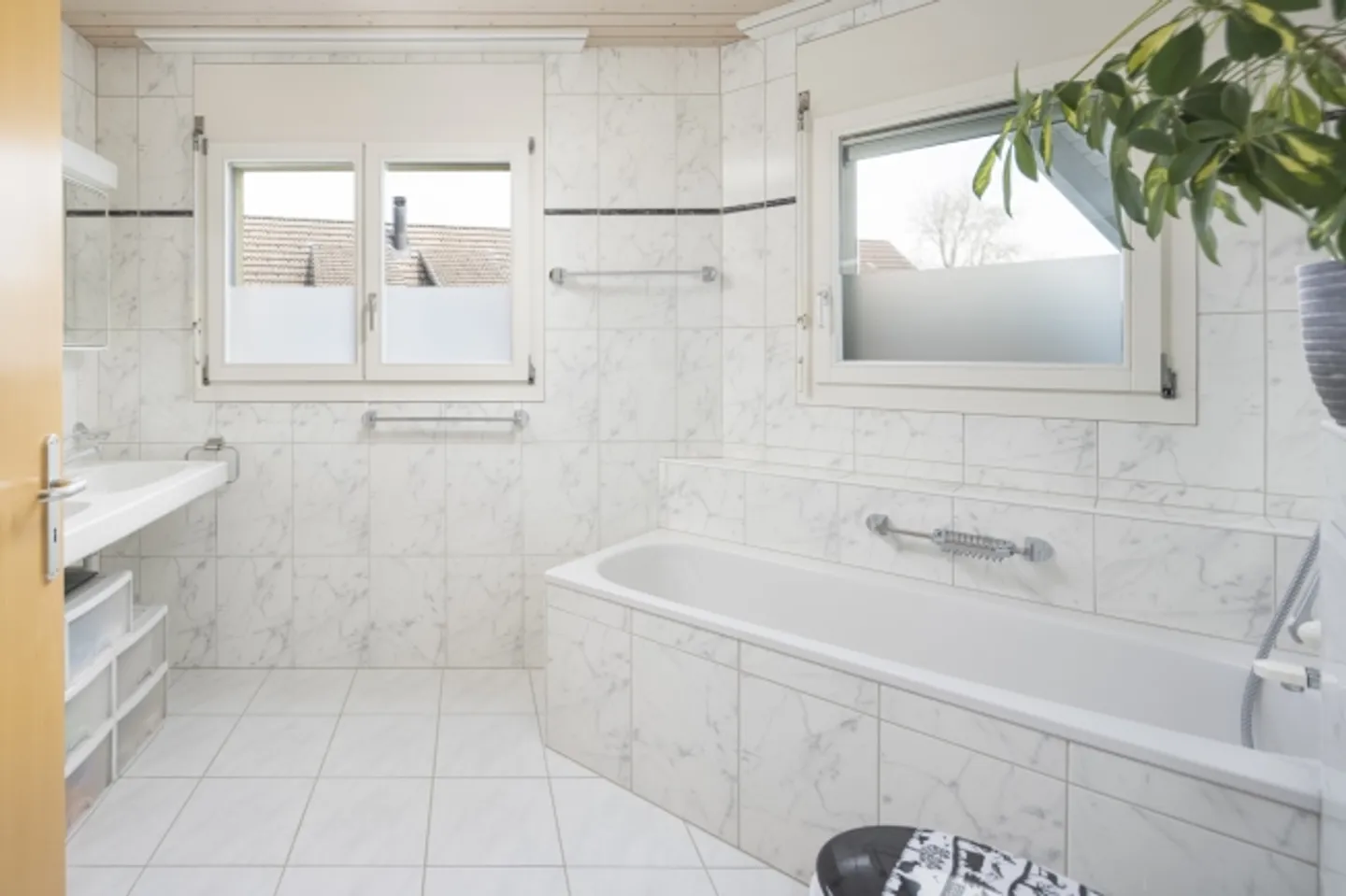 Bella oasi familiare in una posizione tranquilla sopra il mare di nebbia - Foto 14 di 15