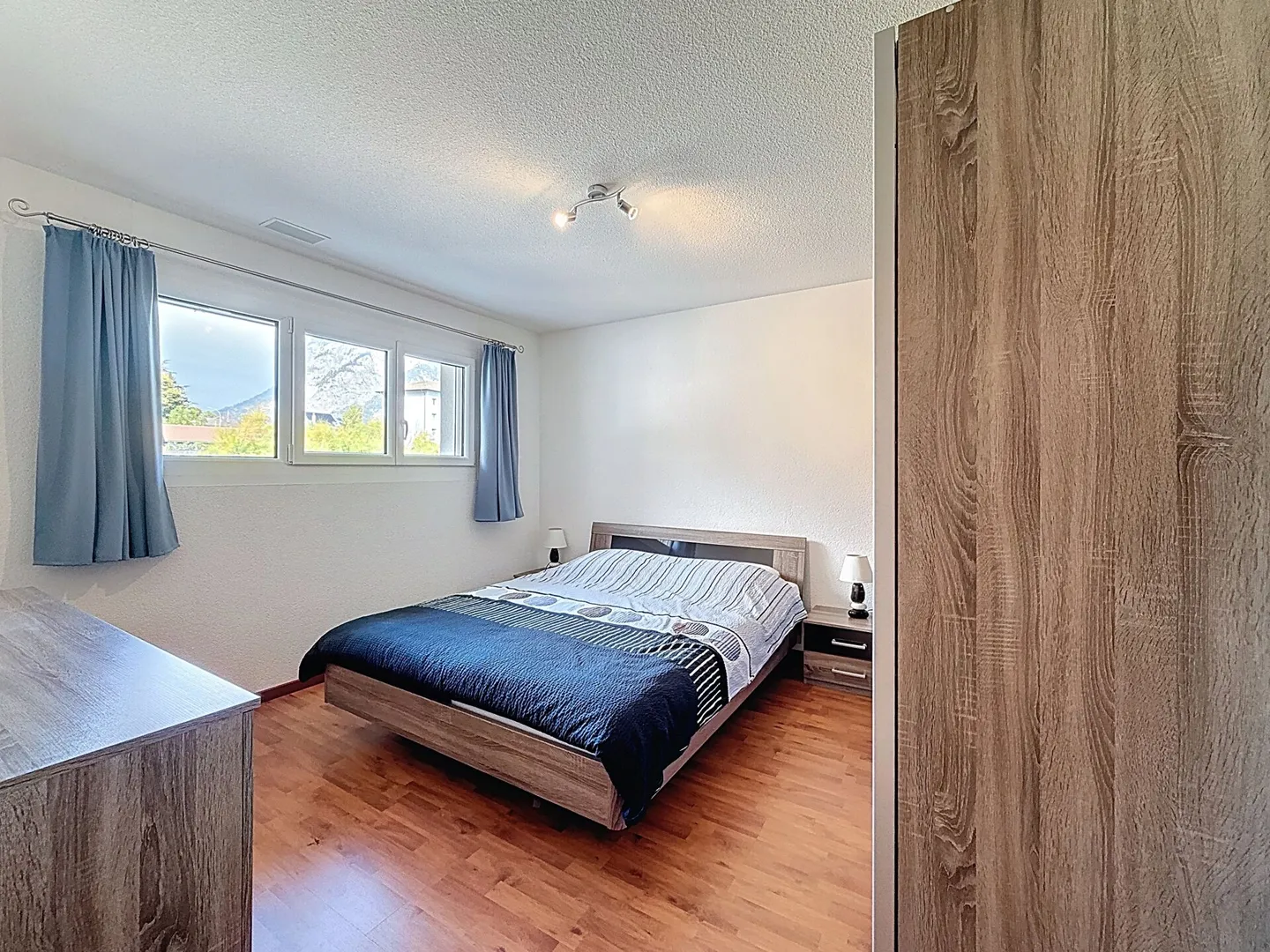Magnificent south-facing penthouse with large terrace in Evionnaz - Photo 7 of 12