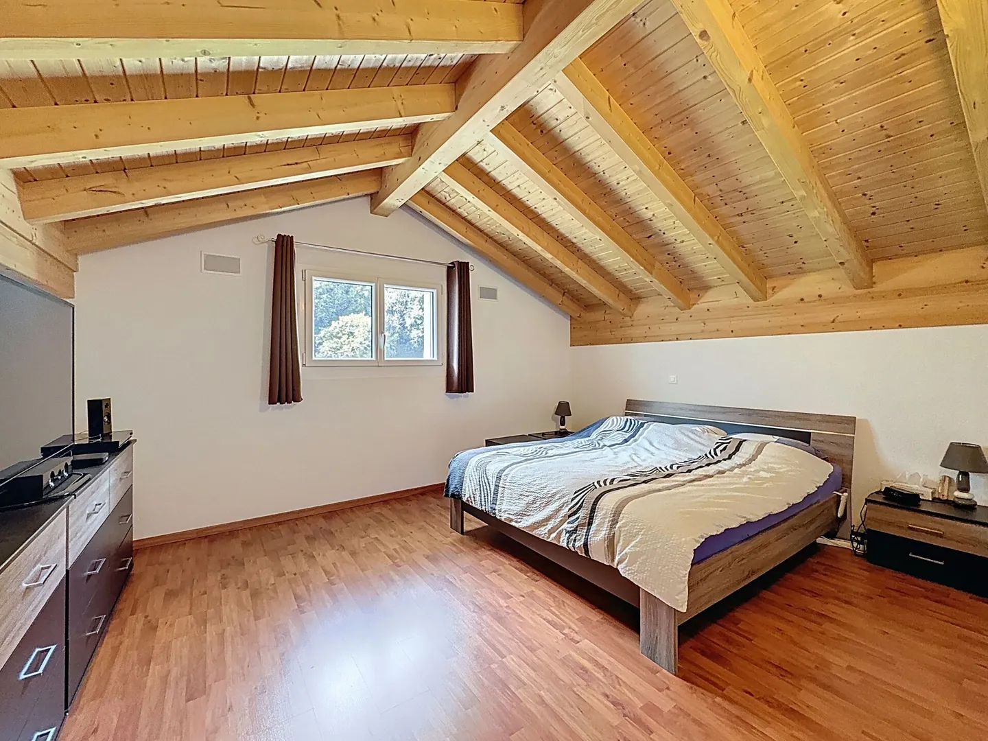 Magnificent south-facing penthouse with large terrace in Evionnaz - Photo 9 of 12
