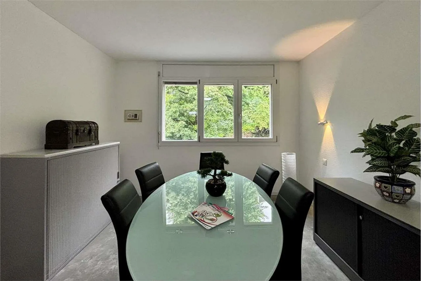 Bright and furnished office in a strategic location - Photo 1 of 13