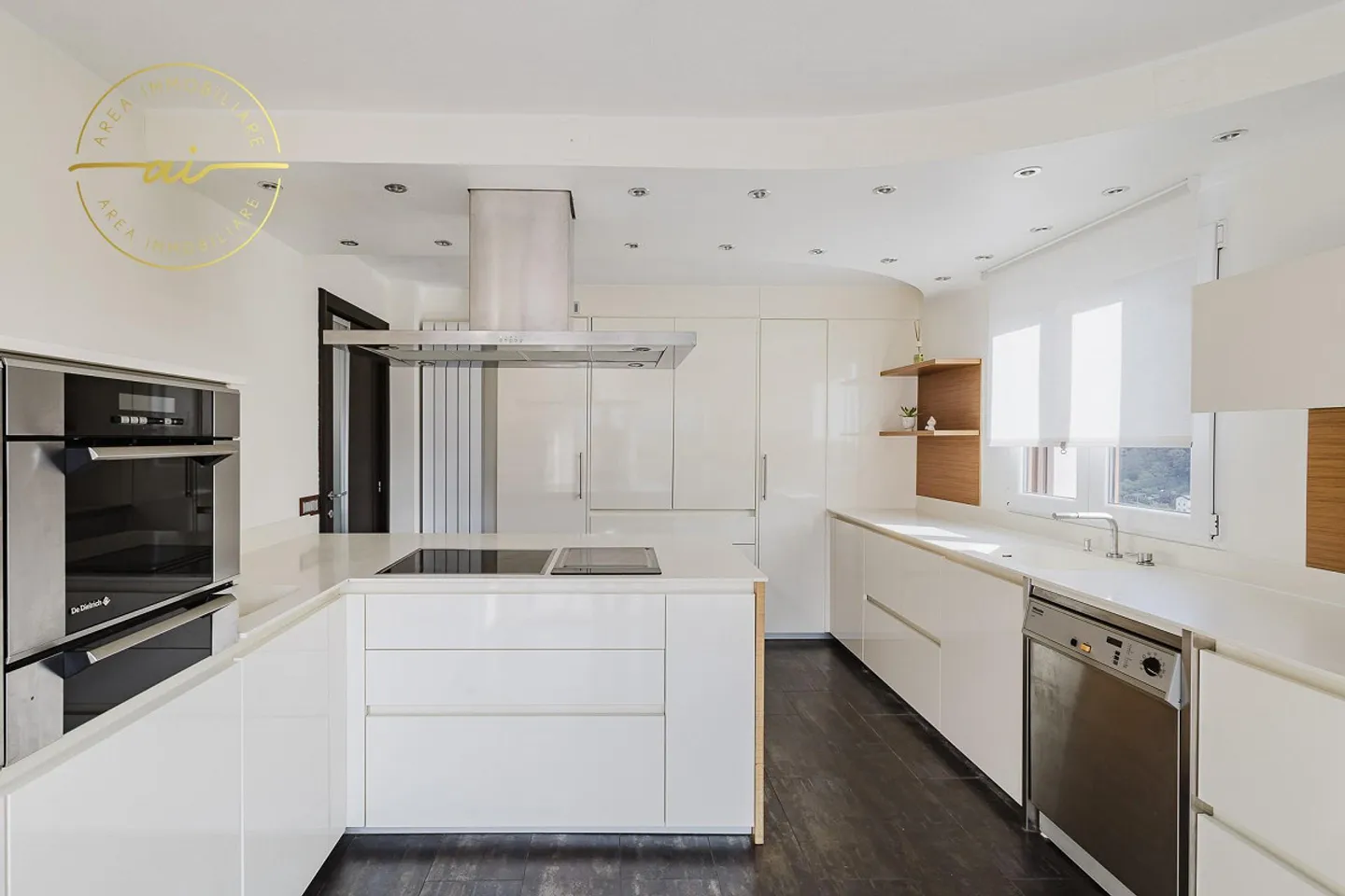 Beautiful single-family villa with lake view in Figino - Photo 7 of 13