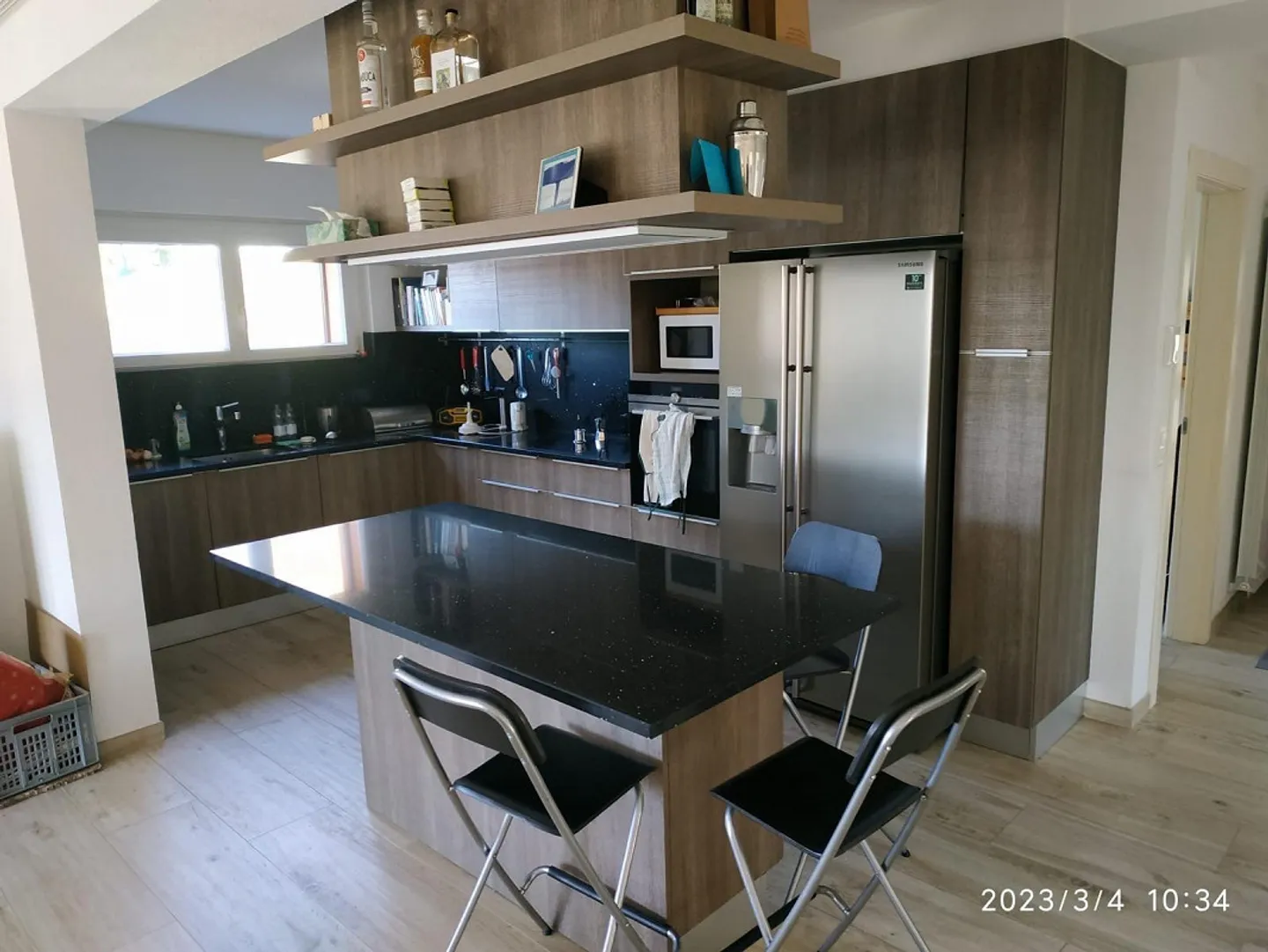 Spacious, with beautiful view, in quiet neighborhood - Photo 4 of 18