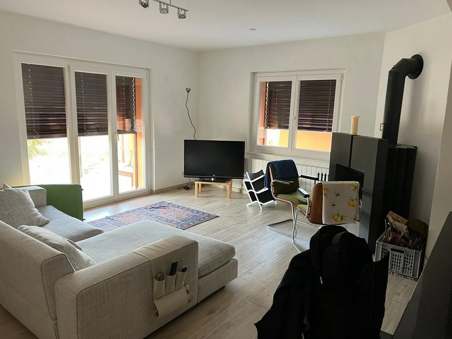 Spacious, with beautiful view, in quiet neighborhood - Photo 6 of 18