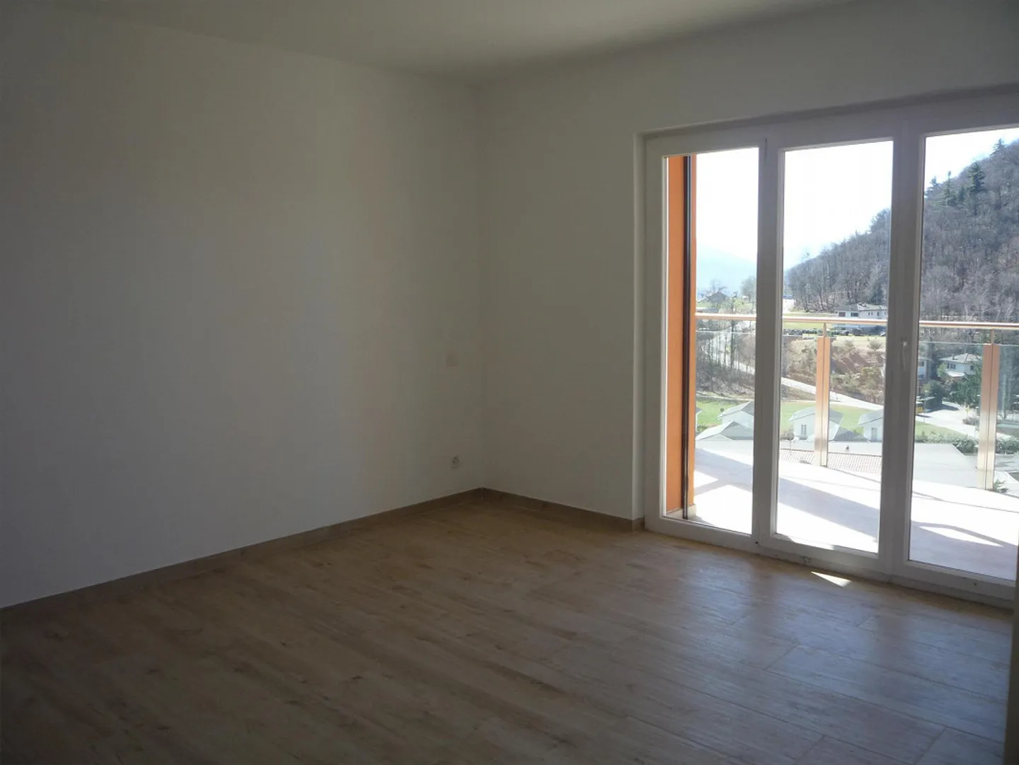 Spacious, with beautiful view, in quiet neighborhood - Photo 8 of 18