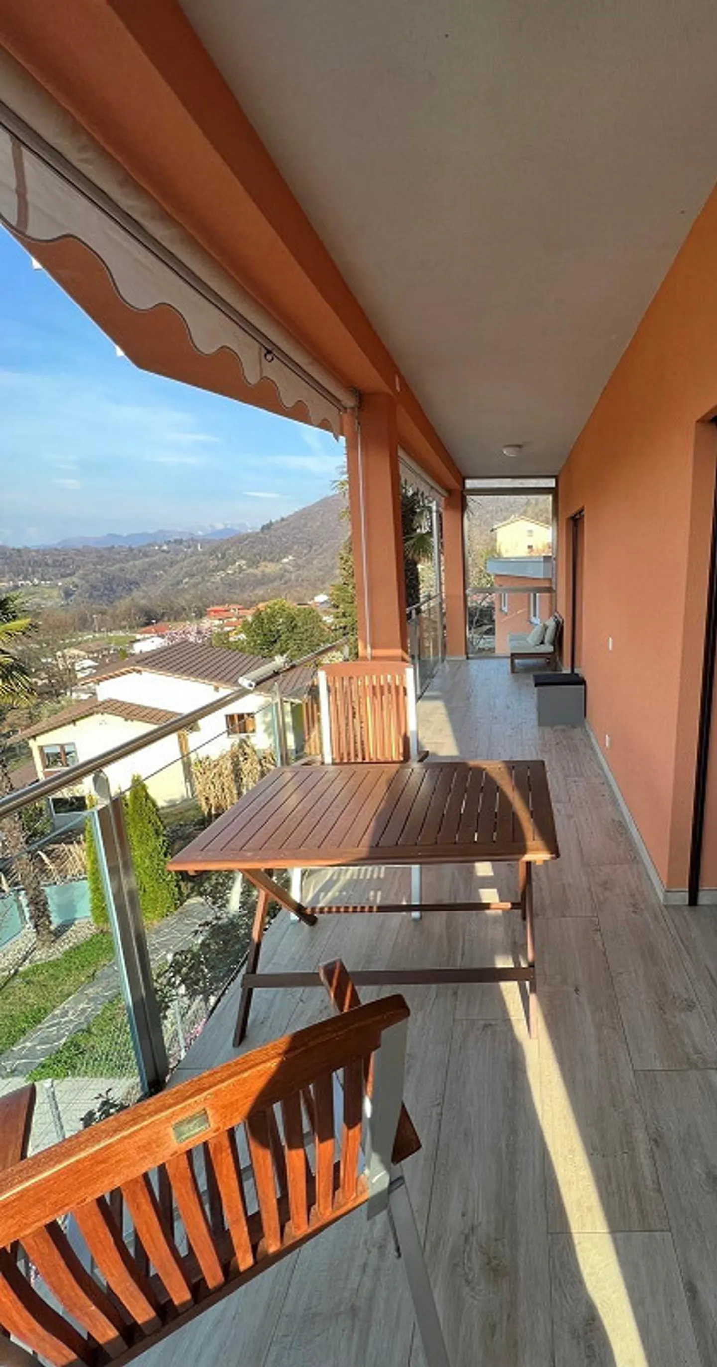 Spacious, with beautiful view, in quiet neighborhood - Photo 11 of 18