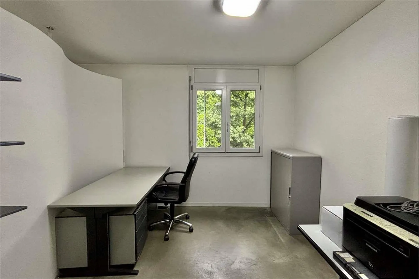 Bright and furnished office in a strategic location - Photo 2 of 13