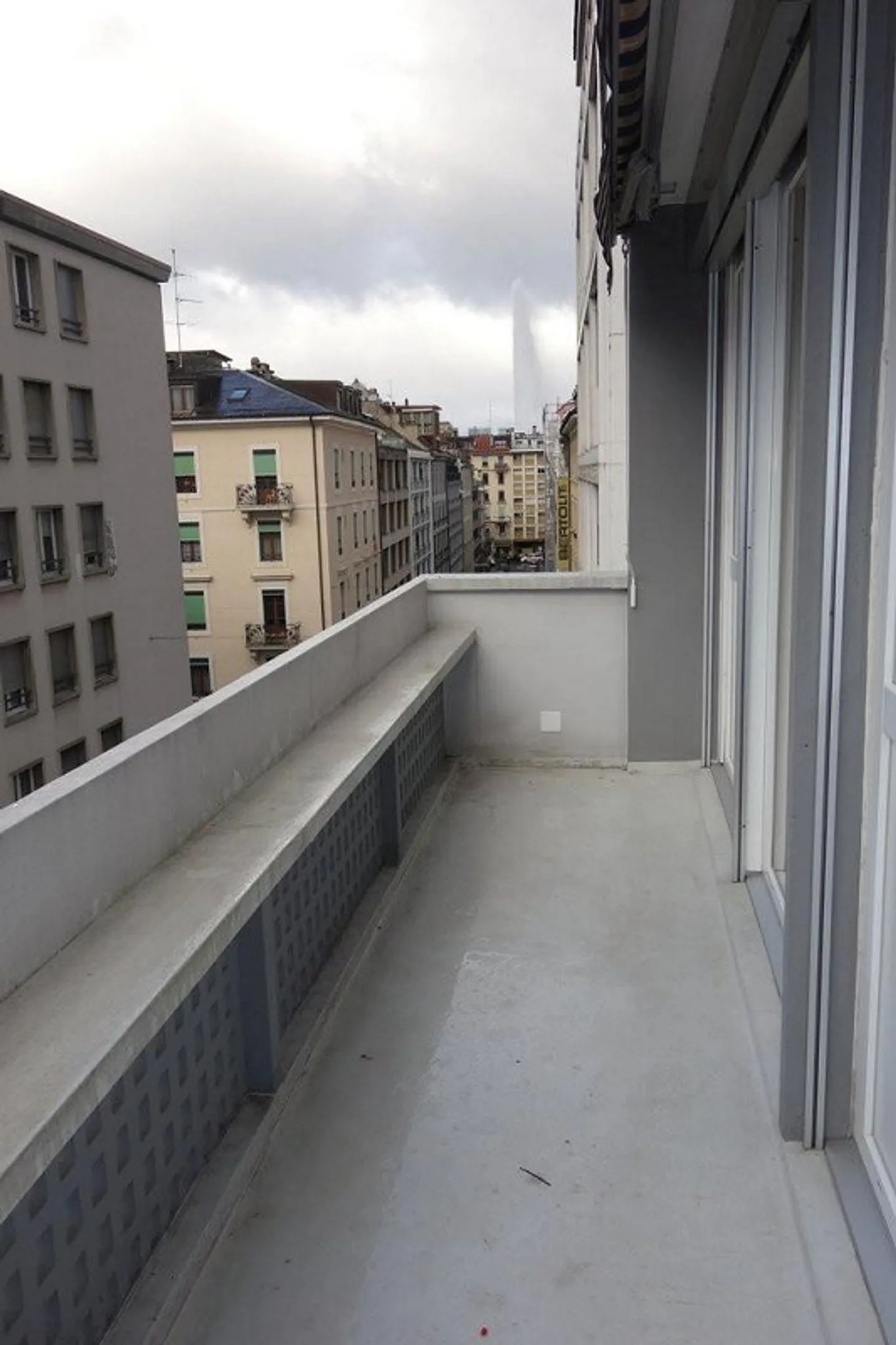 Rare in the heart of Eaux-Vives - Photo 9 of 9