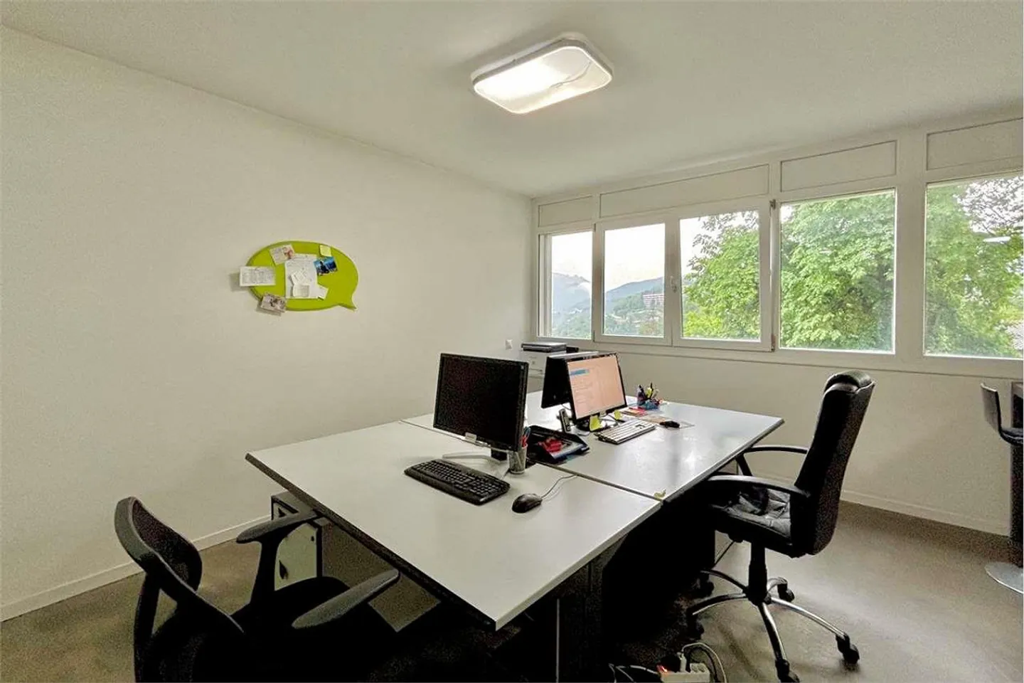 Bright and furnished office in a strategic location - Photo 3 of 13