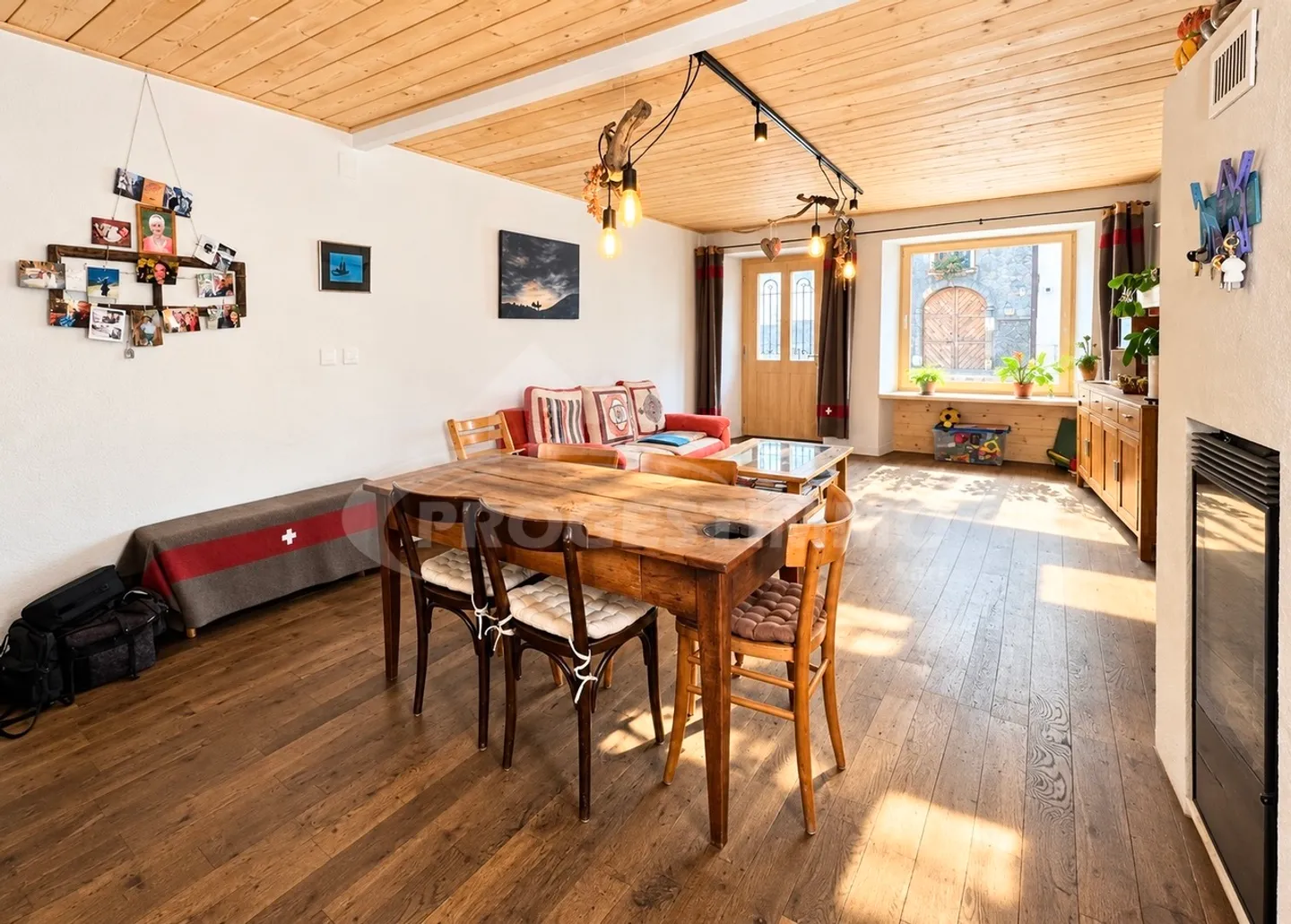 Maison Mitoyenne Charmante - Photo 1 sur 6