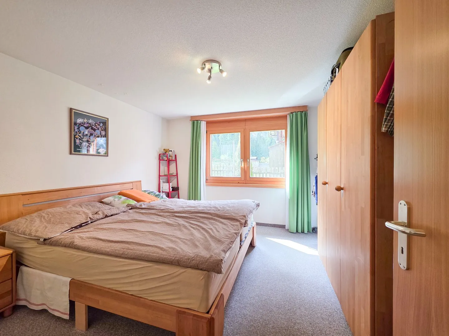 Attraktive 3.5-Zimmer-Erdgeschosswohnung in einem Zweifamilienhaus in Kandersteg - Photo 12 of 29