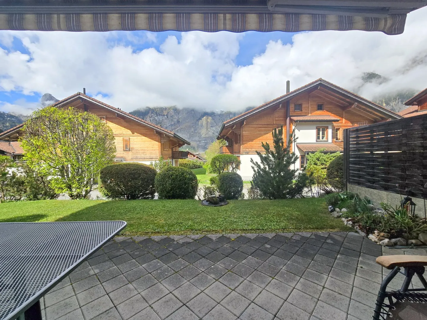 Attraktive 3.5-Zimmer-Erdgeschosswohnung in einem Zweifamilienhaus in Kandersteg - Photo 18 of 29