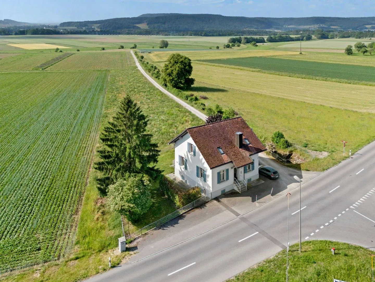 Single-family home with breathtaking and unobstructed views - Photo 1 of 9