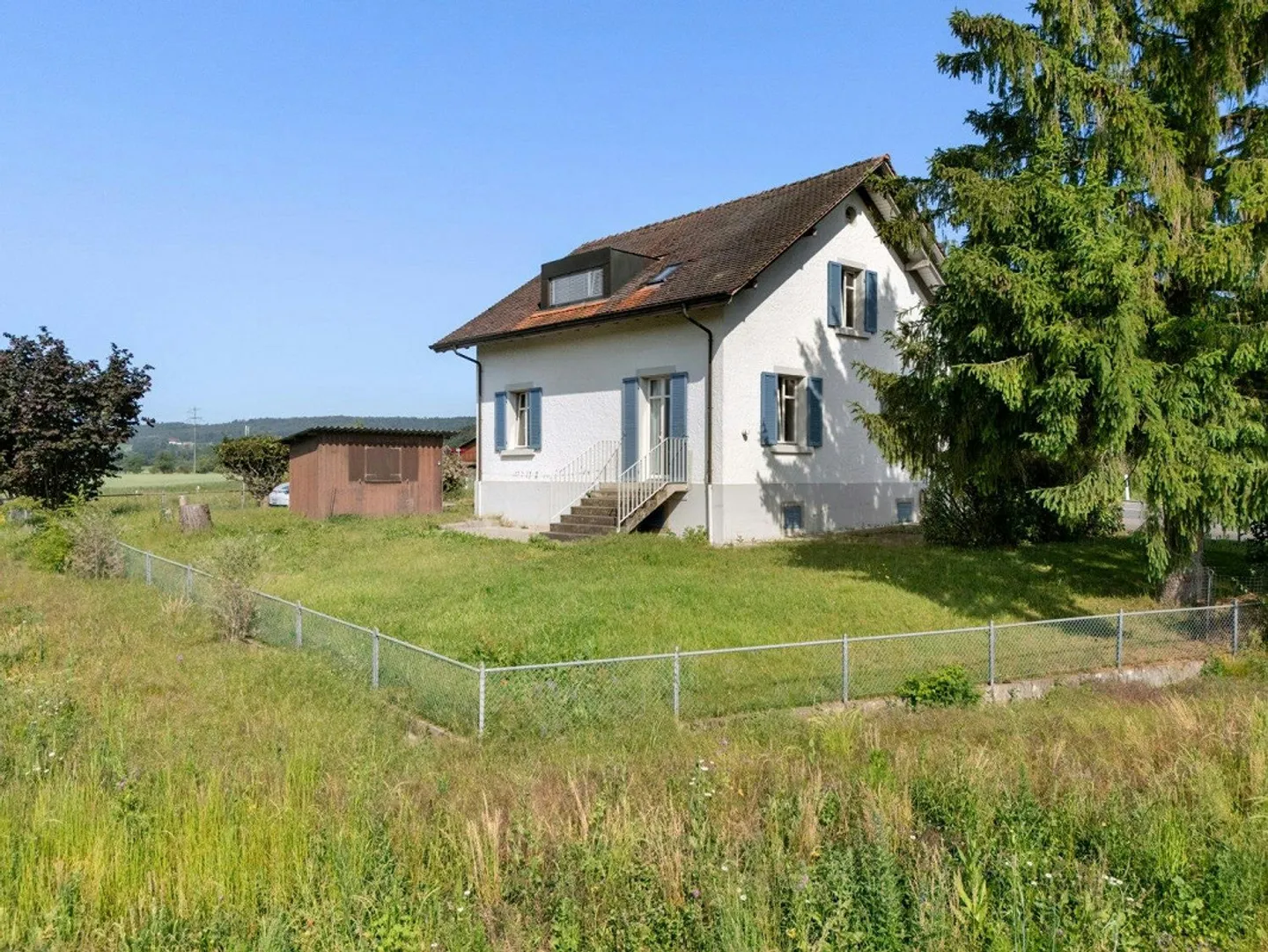 Single-family home with breathtaking and unobstructed views - Photo 3 of 9