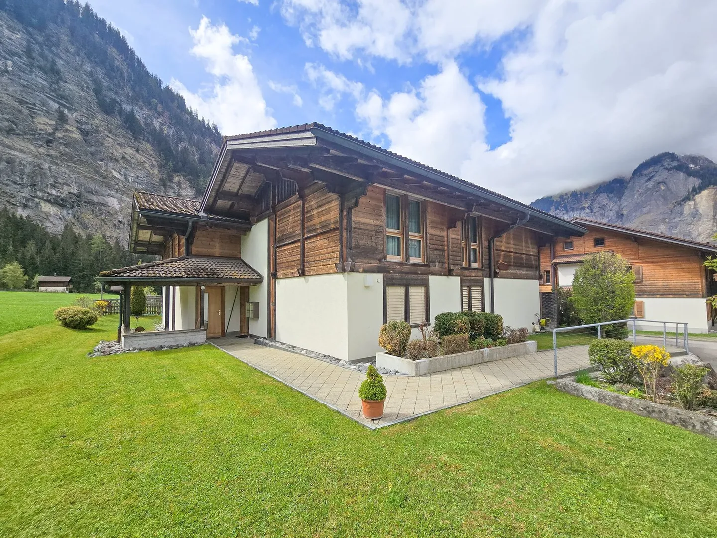 Attraktive 3.5-Zimmer-Erdgeschosswohnung in einem Zweifamilienhaus in Kandersteg - Photo 29 of 29