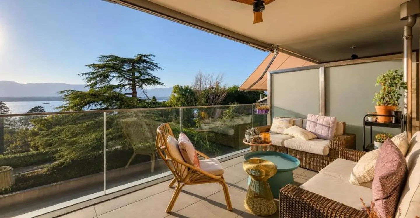 Exclusivité - Magnifique 4 pièces avec vue imprenable sur le Lac - Foto 3 di 6