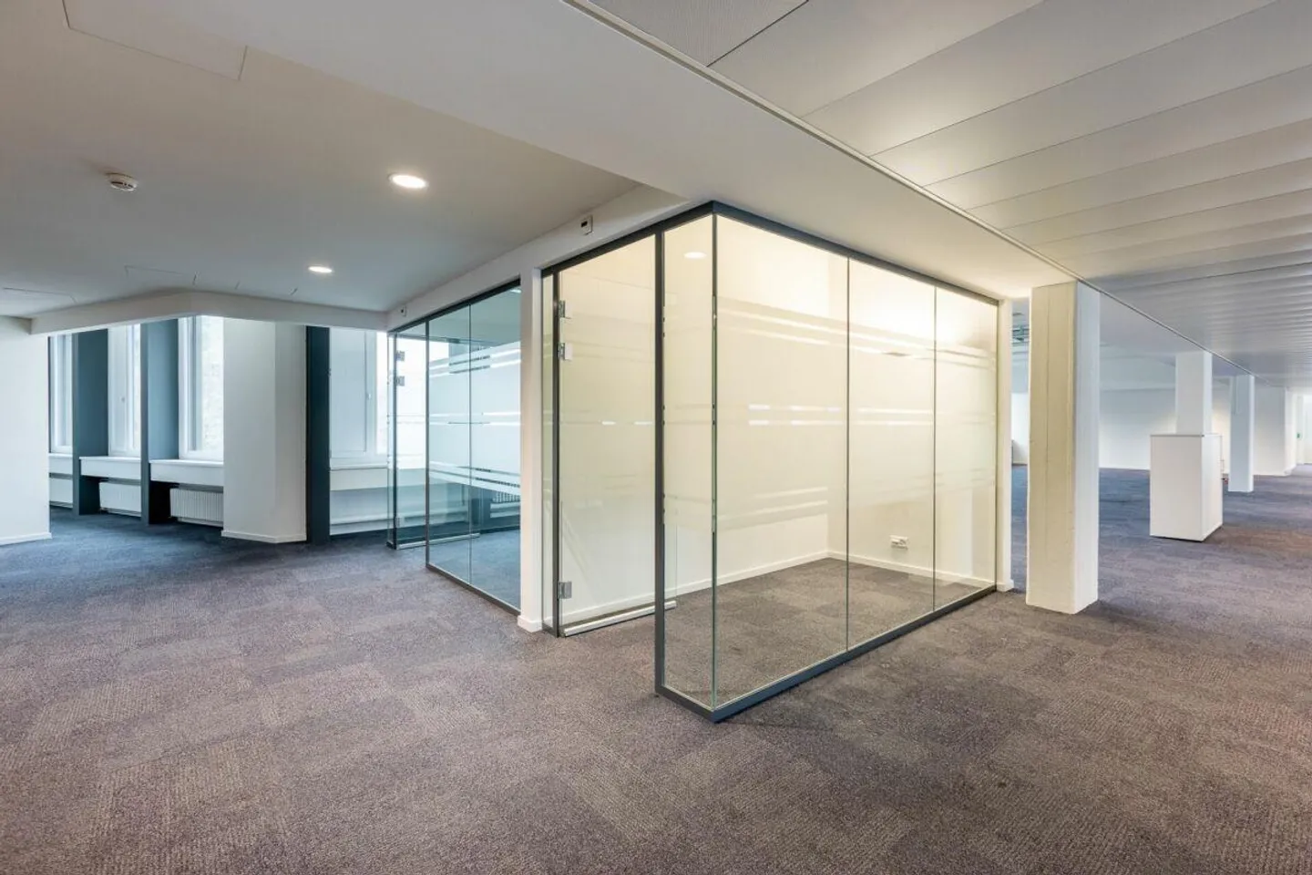 Bureau de premier choix : 920 m2 d'espace représentatif à louer - Photo 5 sur 12