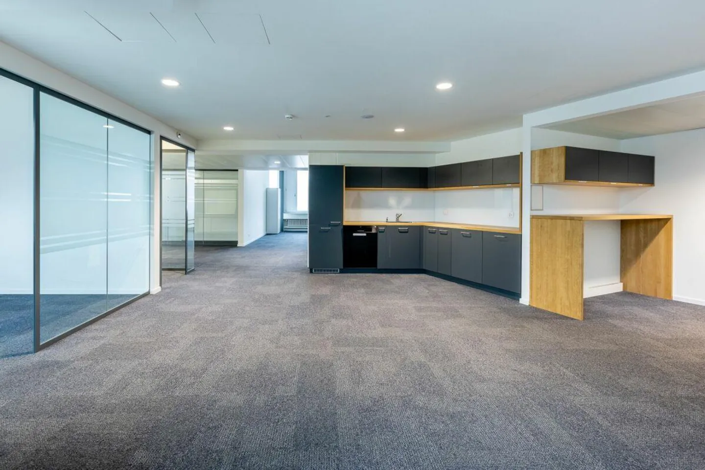 Bureau de premier choix : 920 m2 d'espace représentatif à louer - Photo 6 sur 12