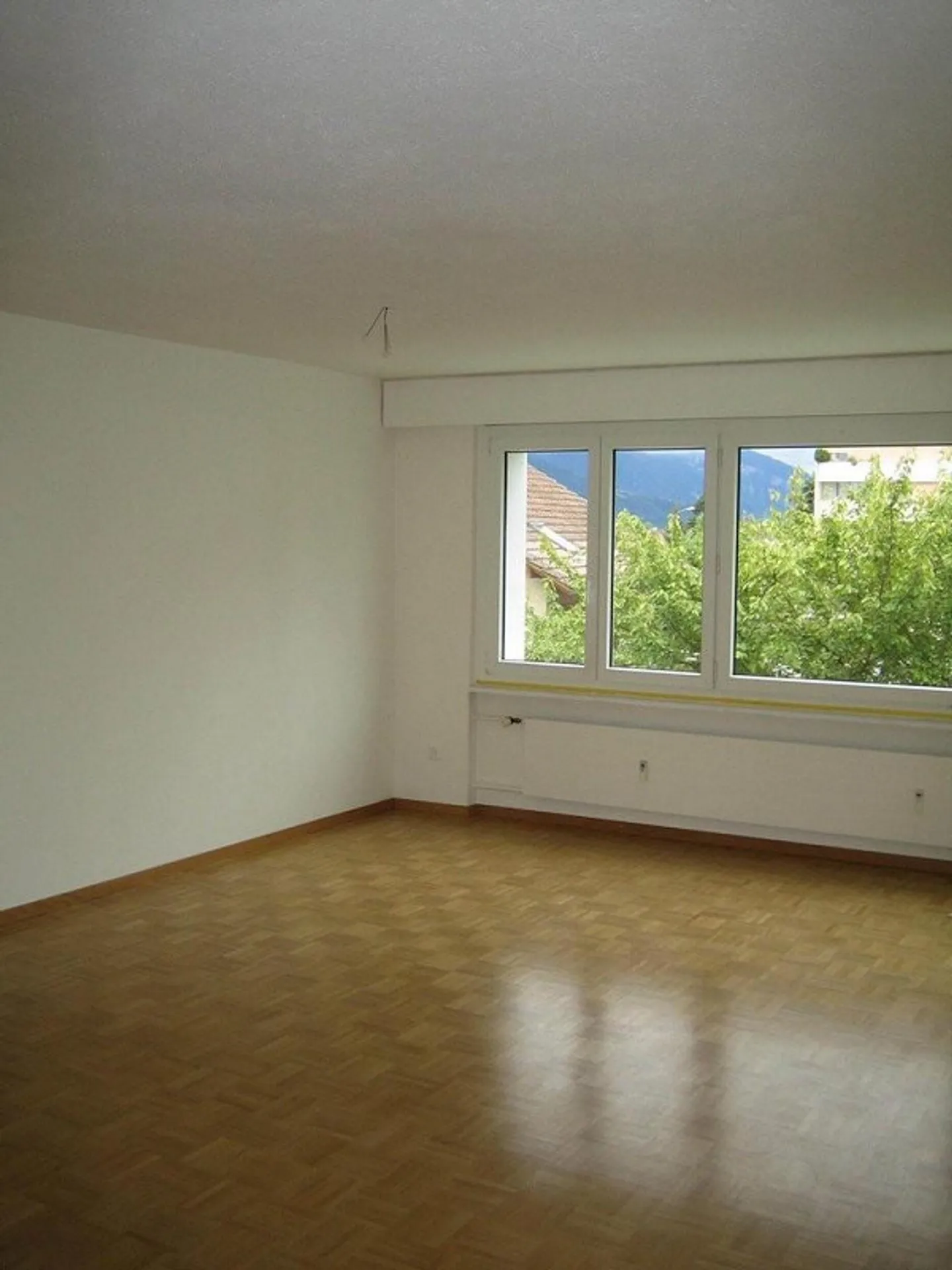 Affordable Living in Popular Thun Residential Area - Photo 4 of 8