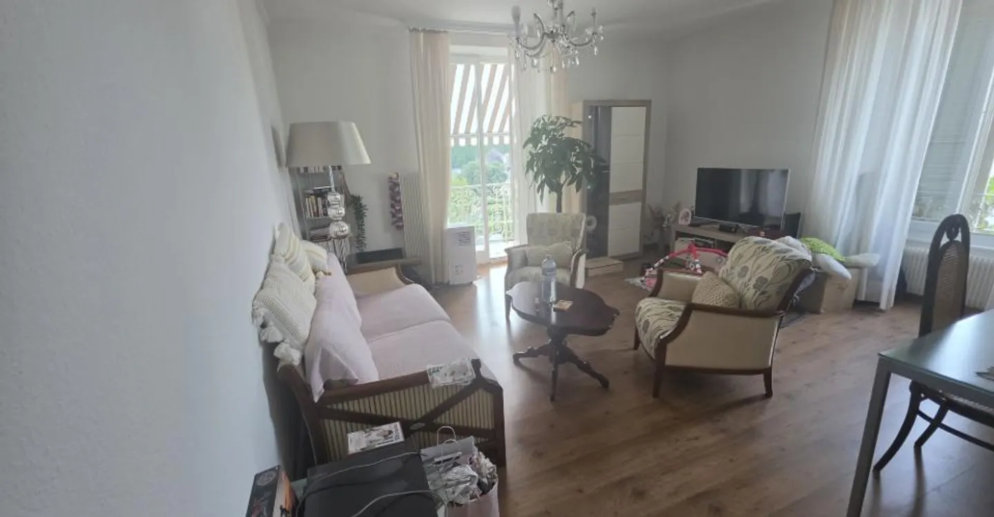 Appartement Charmant avec Vue sur le Lac - Photo 3 sur 15