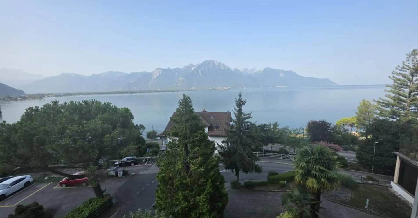 Appartement Charmant avec Vue sur le Lac - Photo 9 sur 15