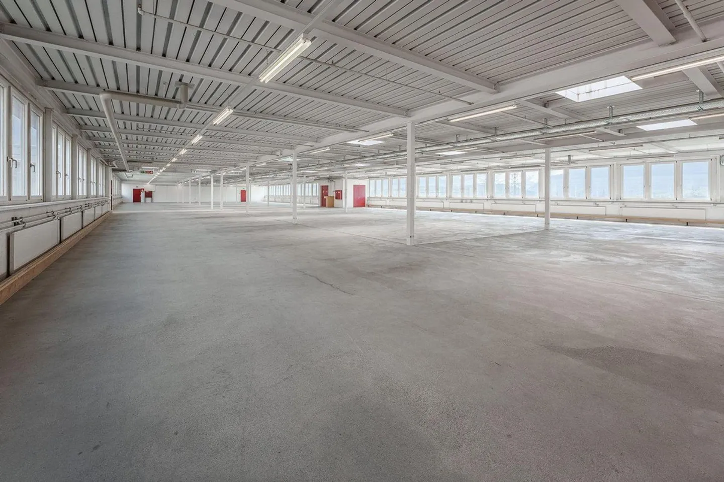 Logistikflächen in Uznach - Foto 3 von 8