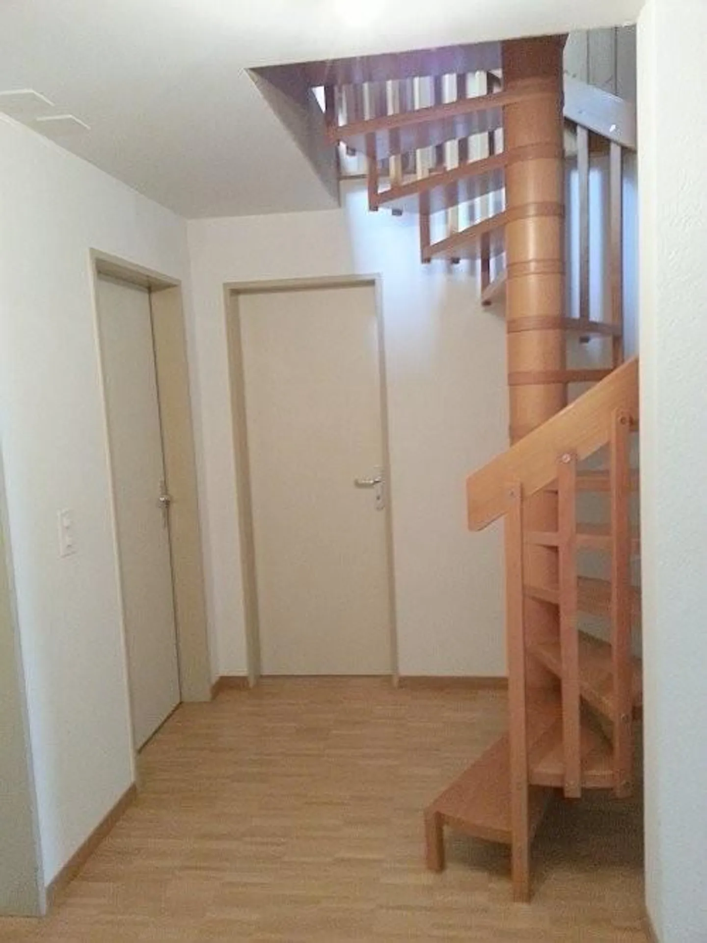 Charming Apartment with Terrace - Photo 5 of 6