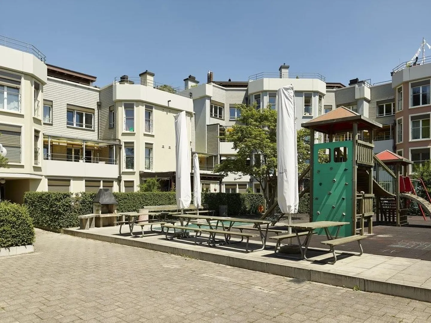 Charming Apartment with Terrace - Photo 2 of 6