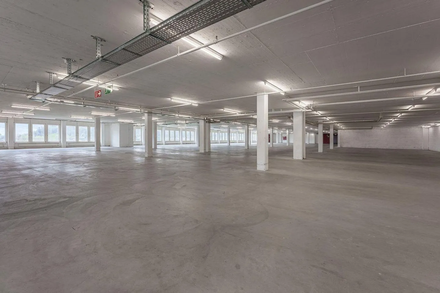 Logistikflächen in Uznach - Foto 5 von 8