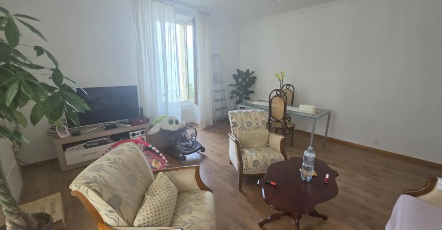 Appartement Charmant avec Vue sur le Lac - Photo 14 sur 15