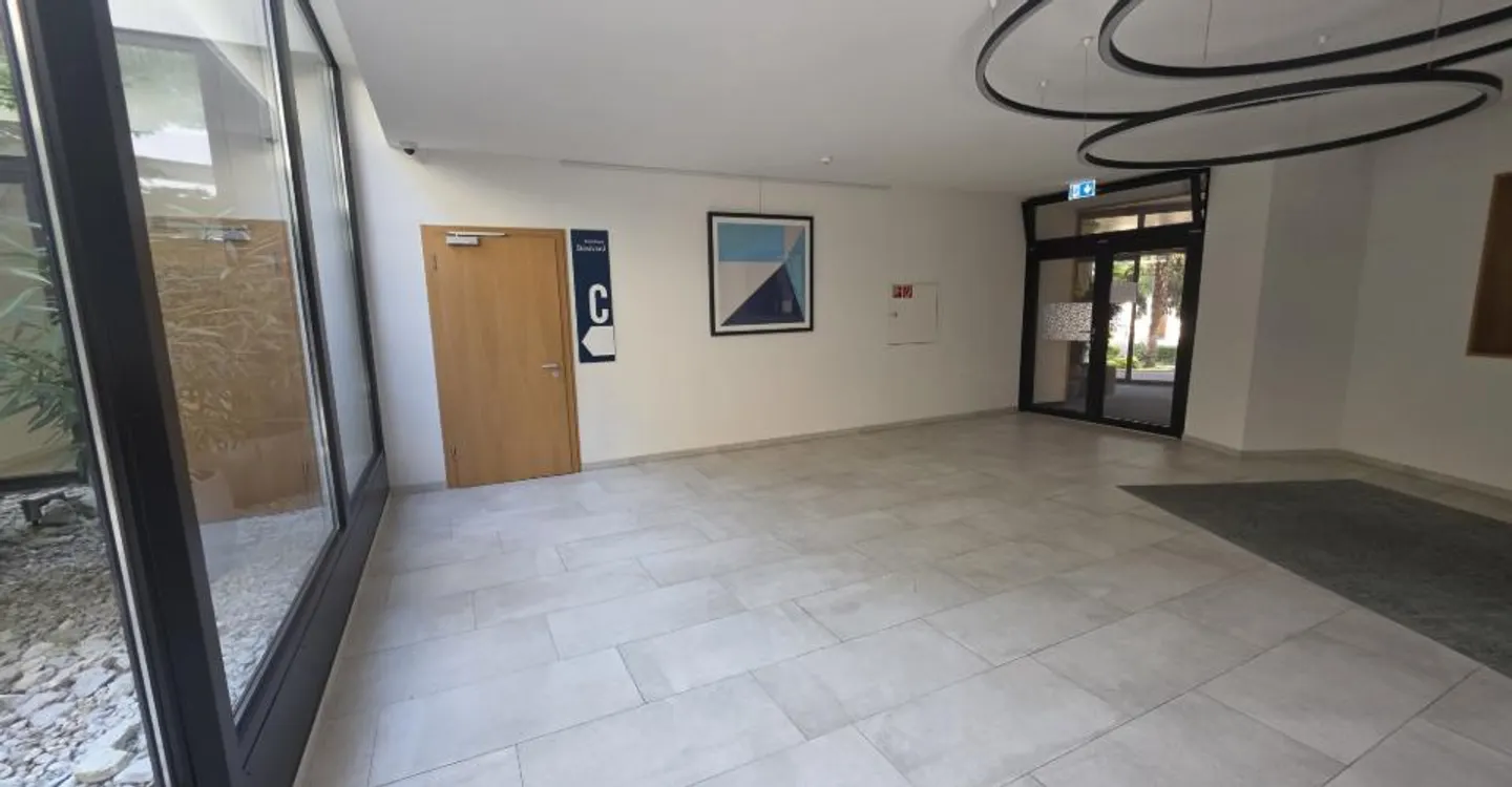 Appartement Charmant avec Vue sur le Lac - Photo 13 sur 15